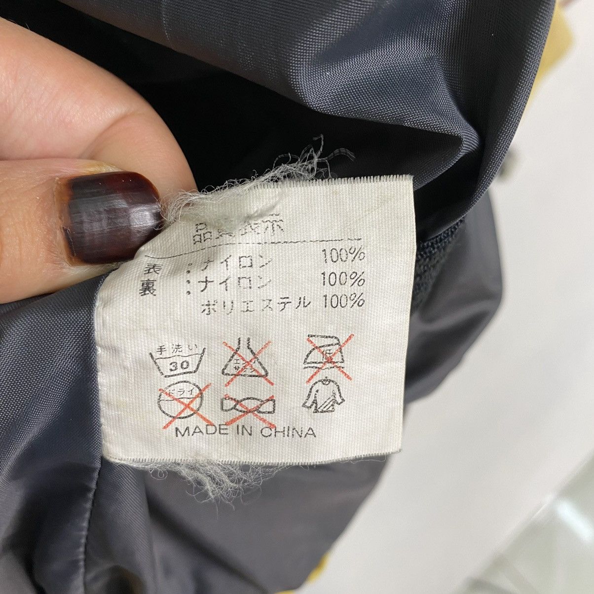Bonfire Outerwear VINTAGE LOCIL SNOWBOARDS ZIPPER JACKET SIZE L Size US L / EU 52-54 / 3 - 13 Thumbnail
