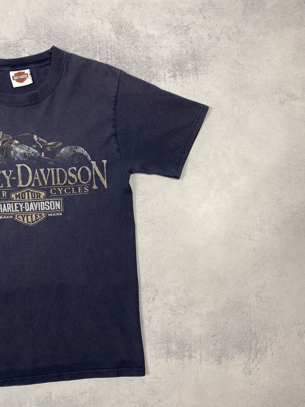 Harley Davidson Harley Davidson Guildford Surrey England Motorcycle 2013 tee Size US S / EU 44-46 / 1 - 4 Thumbnail