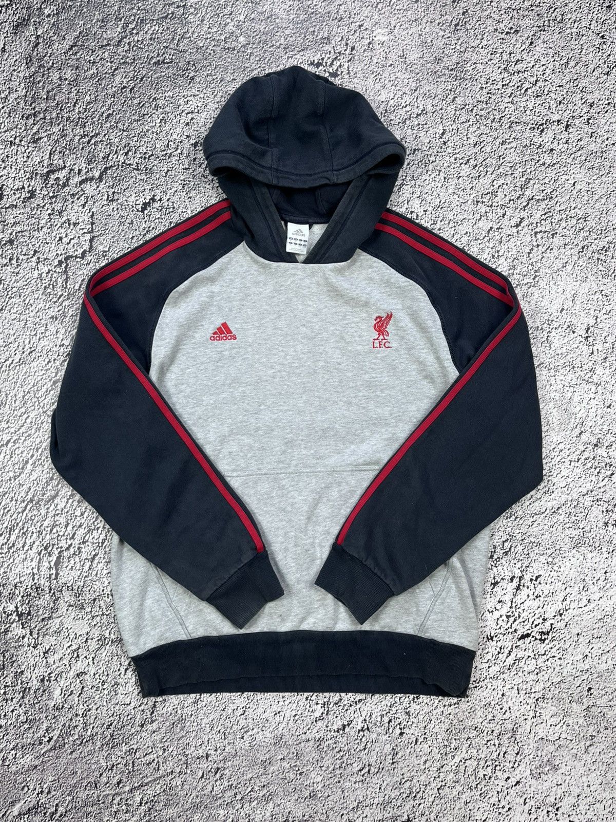 Adidas Vintage Y2K Adidas Liverpool hoodie streetwear size XL Size US XL / EU 56 / 4 - 1 Thumbnail