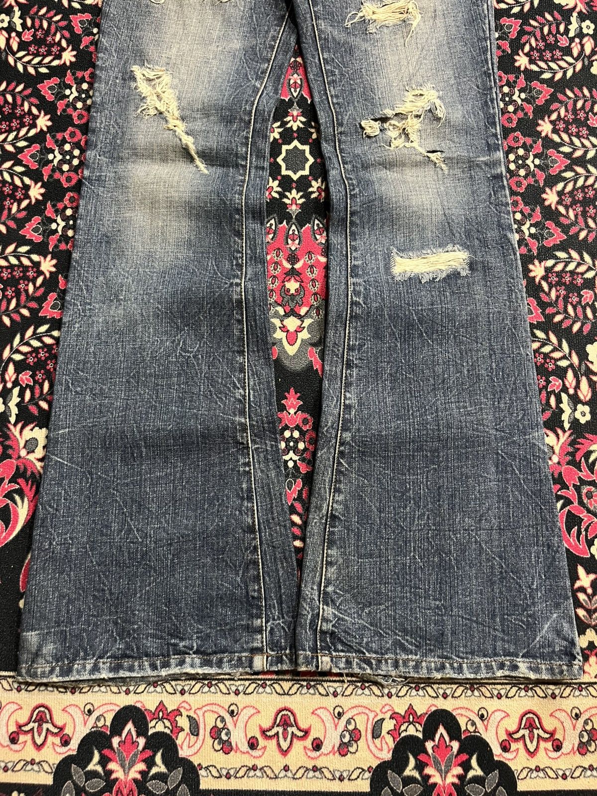 Japanese Brand Japanese Brand Ingni Distressed Blue Washed Flare Jeans Size 28" / US 6 / IT 42 - 8 Thumbnail