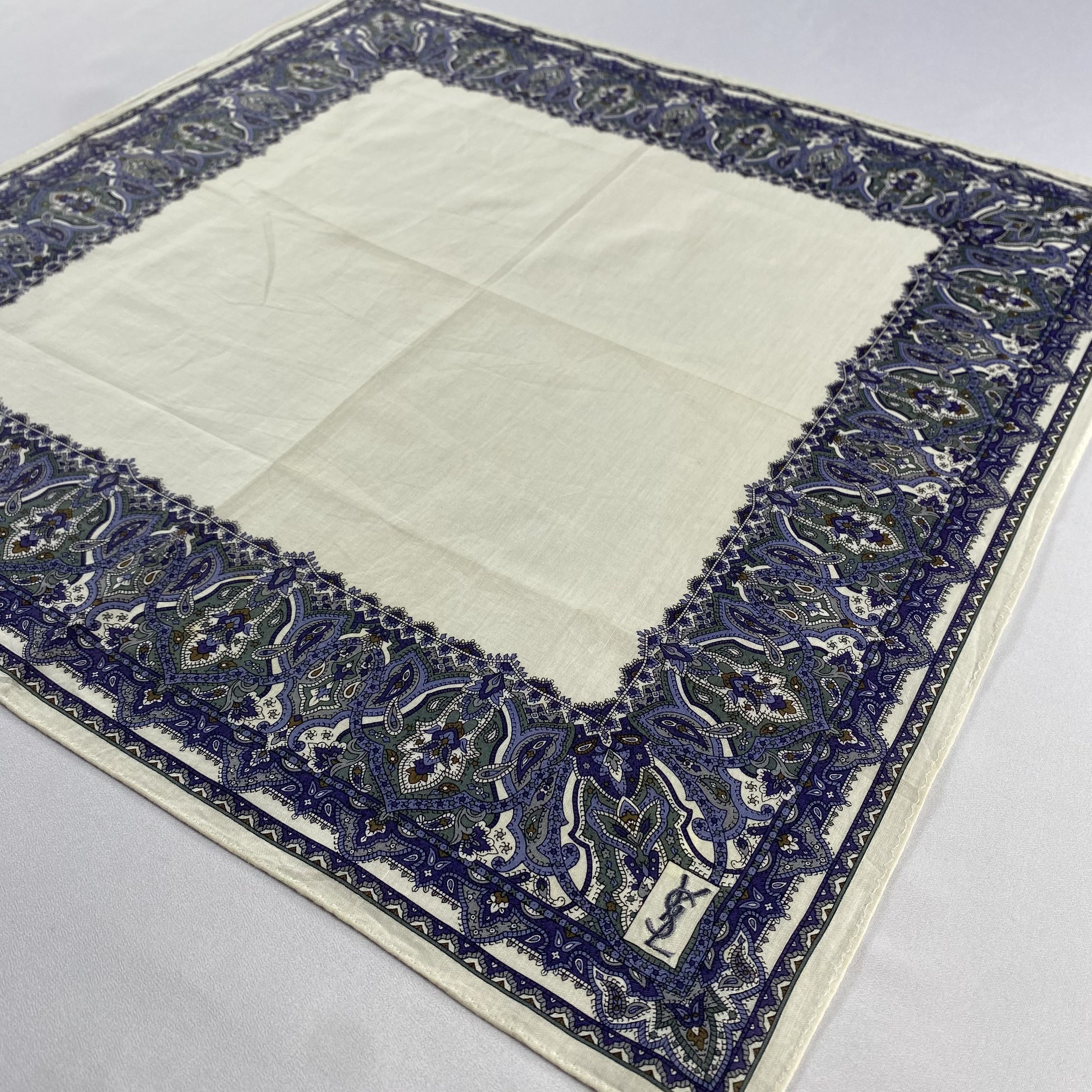 Vintage Yves Saint Laurent Neckerchief / Handkerchief-P666 Size ONE SIZE - 2 Thumbnail
