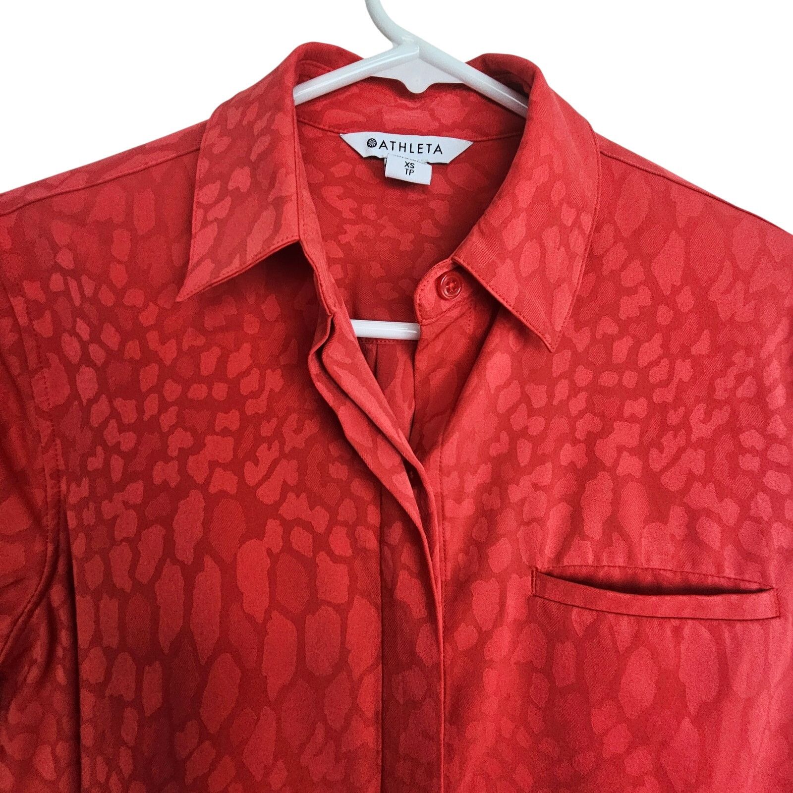 Athleta Athleta Womens Red Urbanite Textured Button Shirt XS Stretch Size XS / US 0-2 / IT 36-38 - 3 Thumbnail