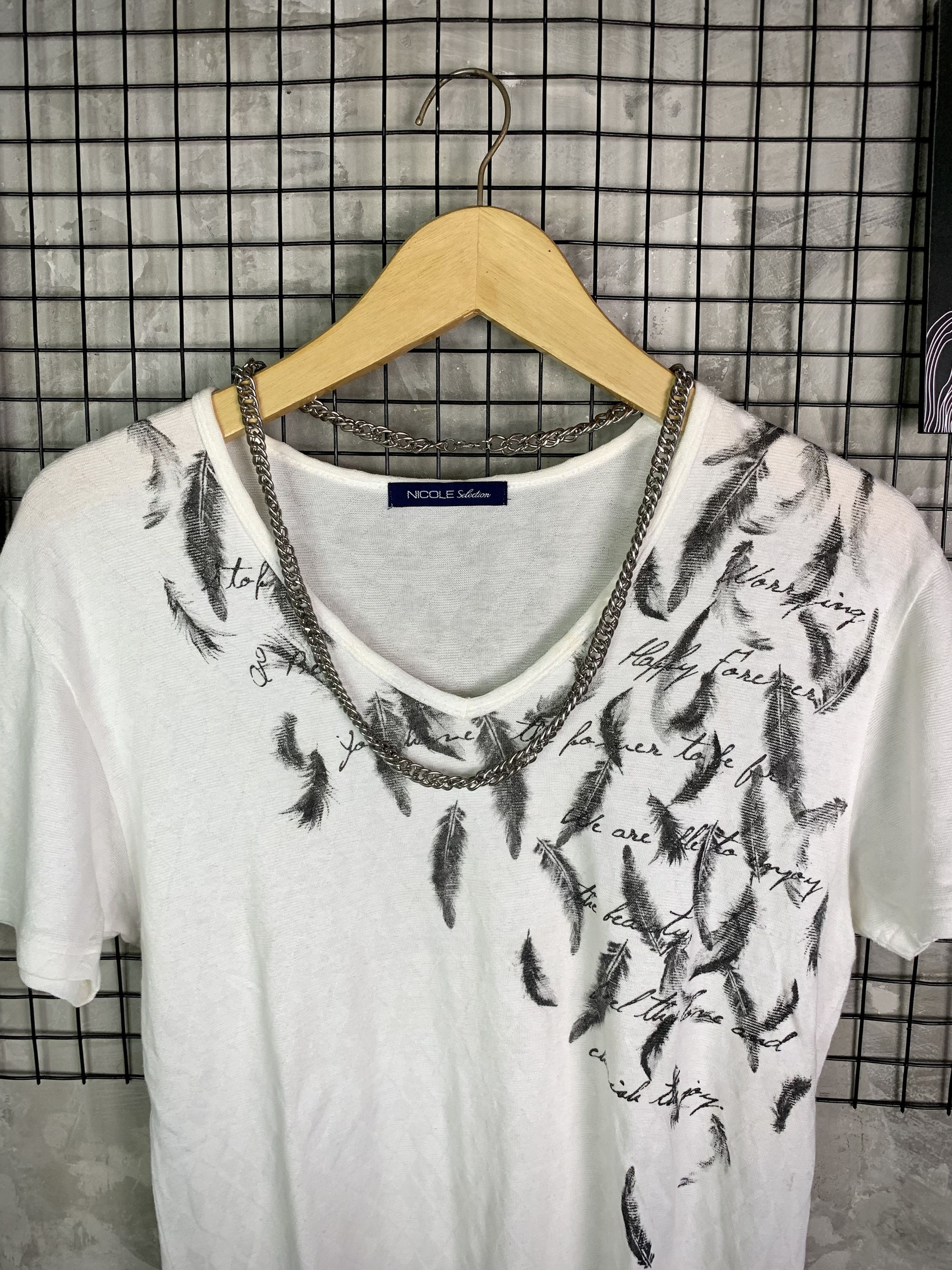 Nicole Club Nicole Selection Feather Print Poem V-Neck Size US M / EU 48-50 / 2 - 4 Thumbnail