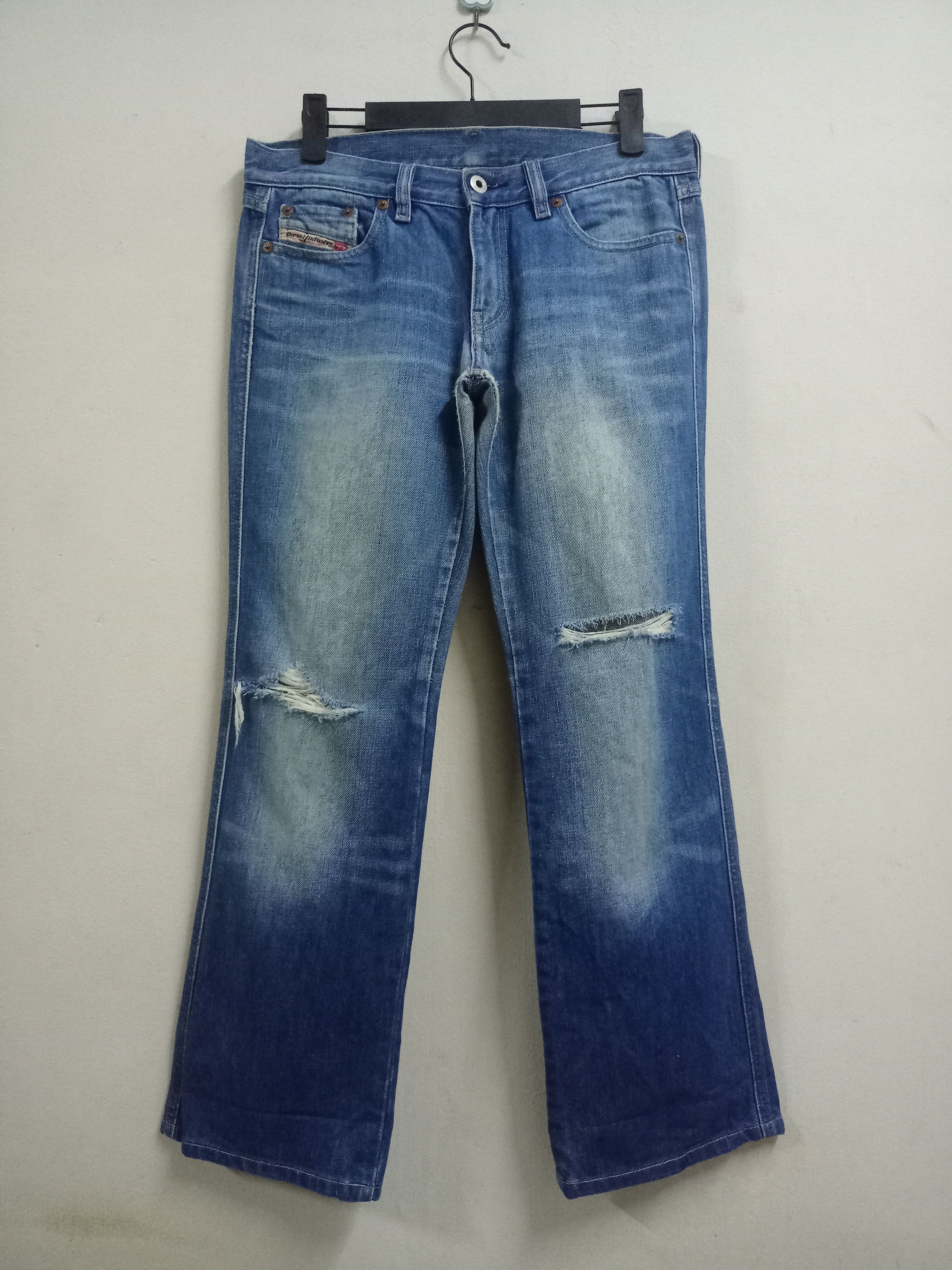 Diesel Vintage Diesel Blue Wash Distressed Flared Jeans Size 30" / US 8 / IT 44 - 1 Thumbnail