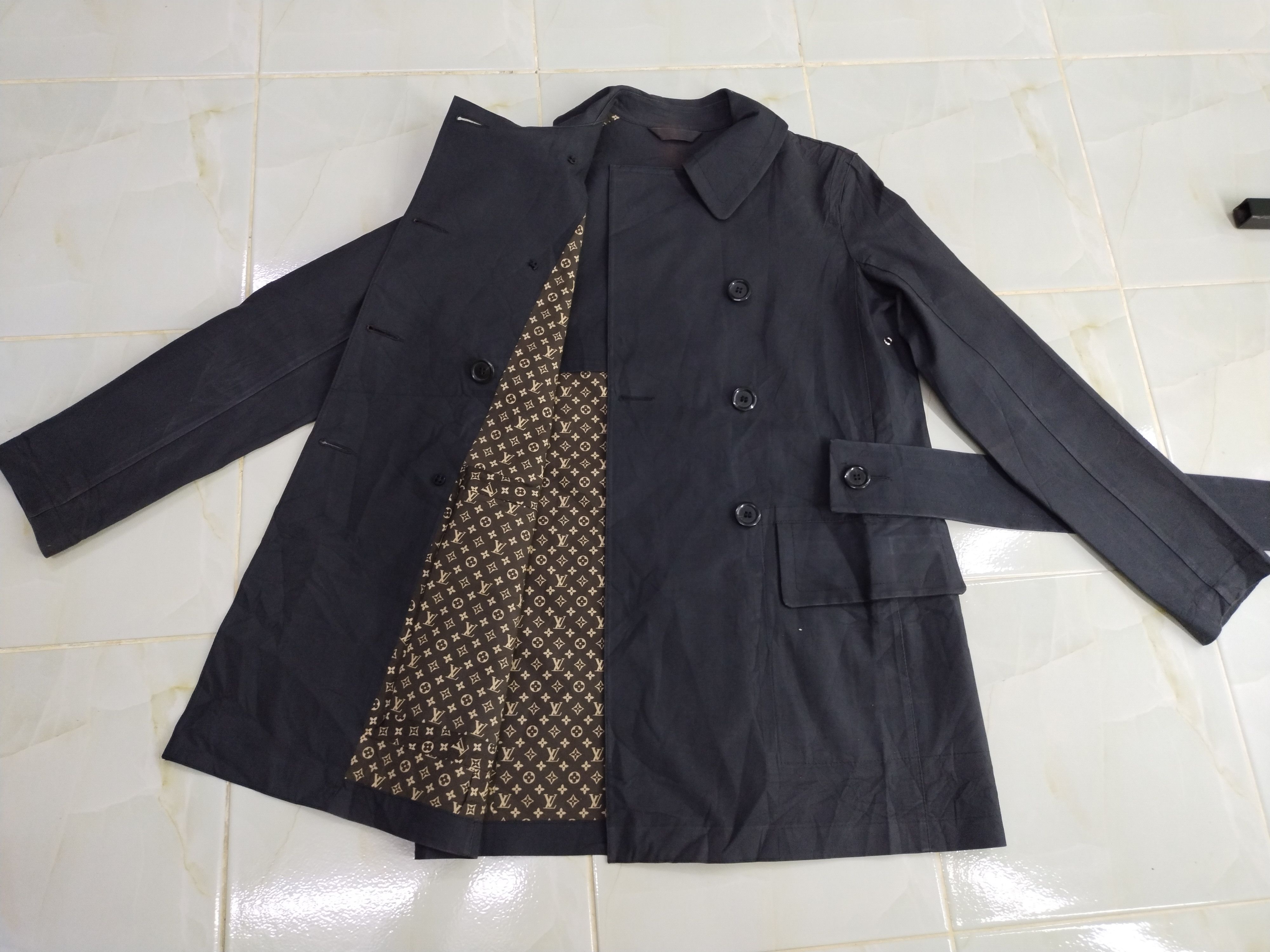 Louis Vuitton A/W 02 Louis Vuitton Mackintosh Trench Coat Ladies Rare Size S / US 4 / IT 40 - 12 Thumbnail