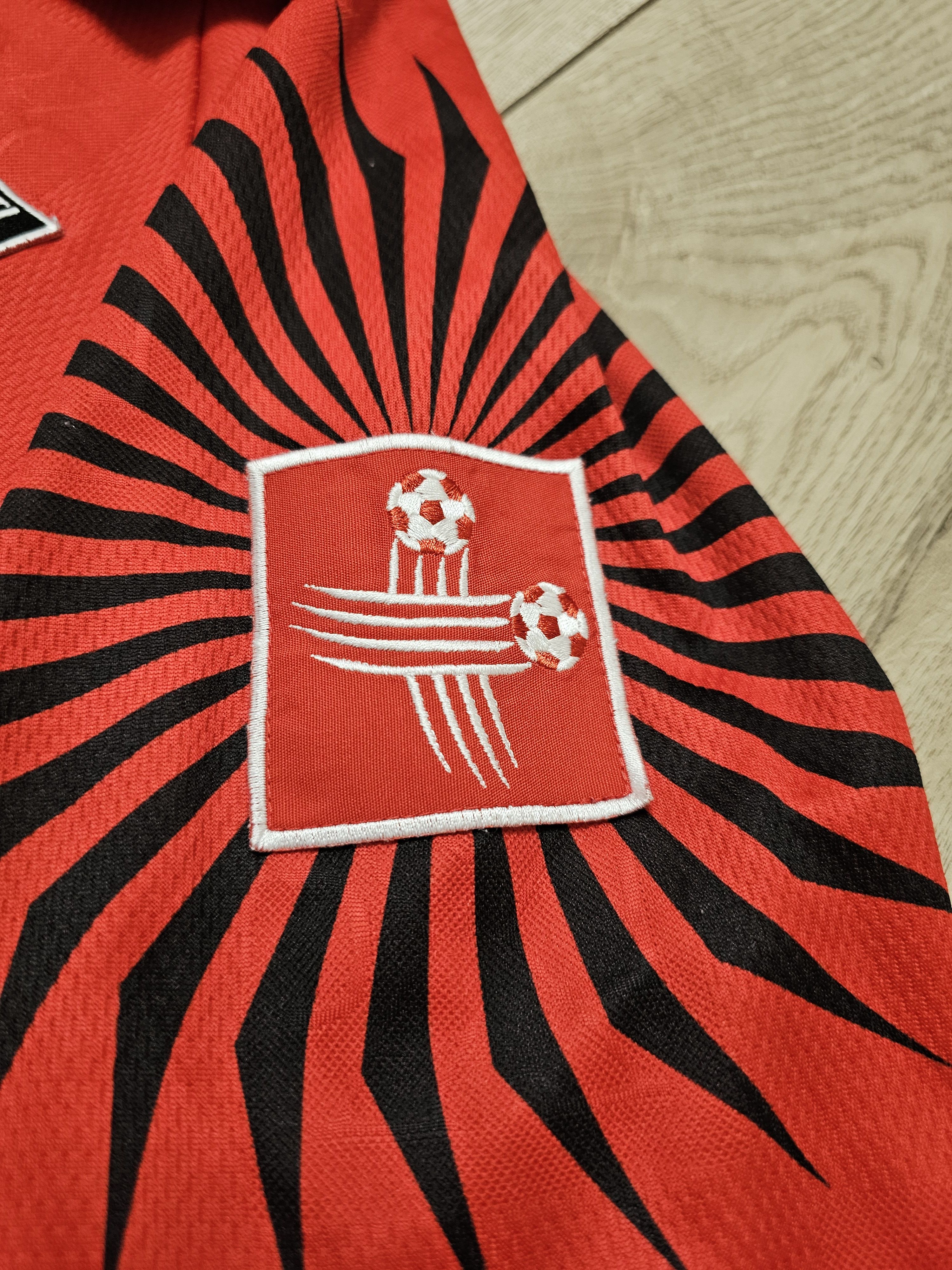 Reebok × Vintage NEUCHATEL XAMAX 1995 1996 MATCH WORN FOOTBALL SOCCER JERSEY Size US XL / EU 56 / 4 - 8 Thumbnail