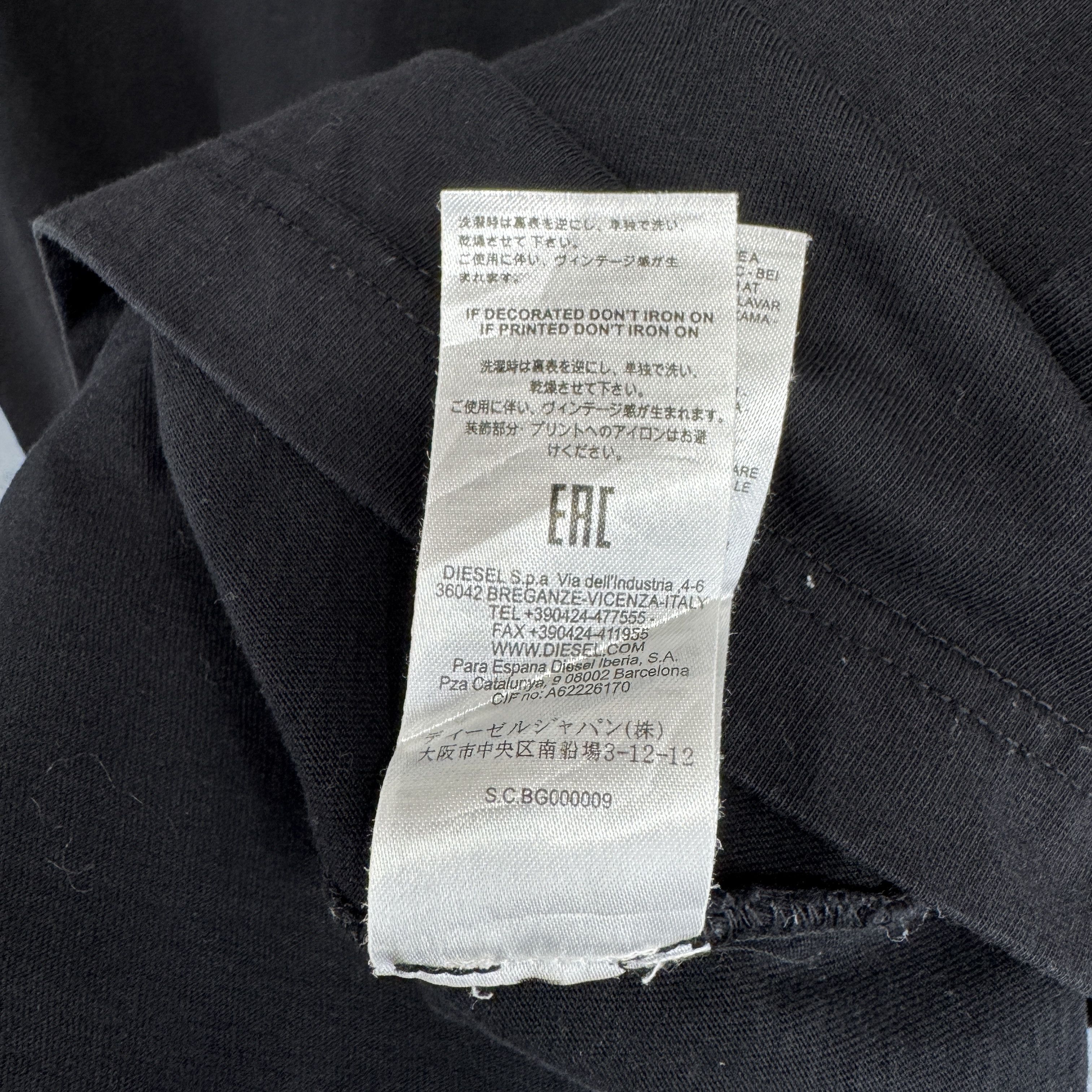 Diesel Vintage Y2K Diesel Avant Garde Black Sunfaded Tshirt Size US M / EU 48-50 / 2 - 7 Thumbnail