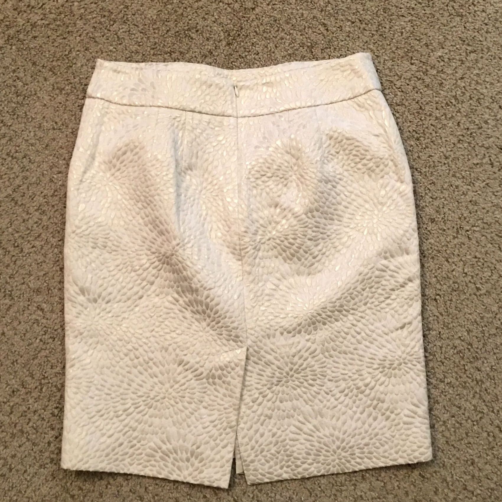 Loft Loft Skirt Size 6 Beige Geometric Knee Length Textured Lined Pencil Size 28" / US 6 / IT 42 - 7 Thumbnail