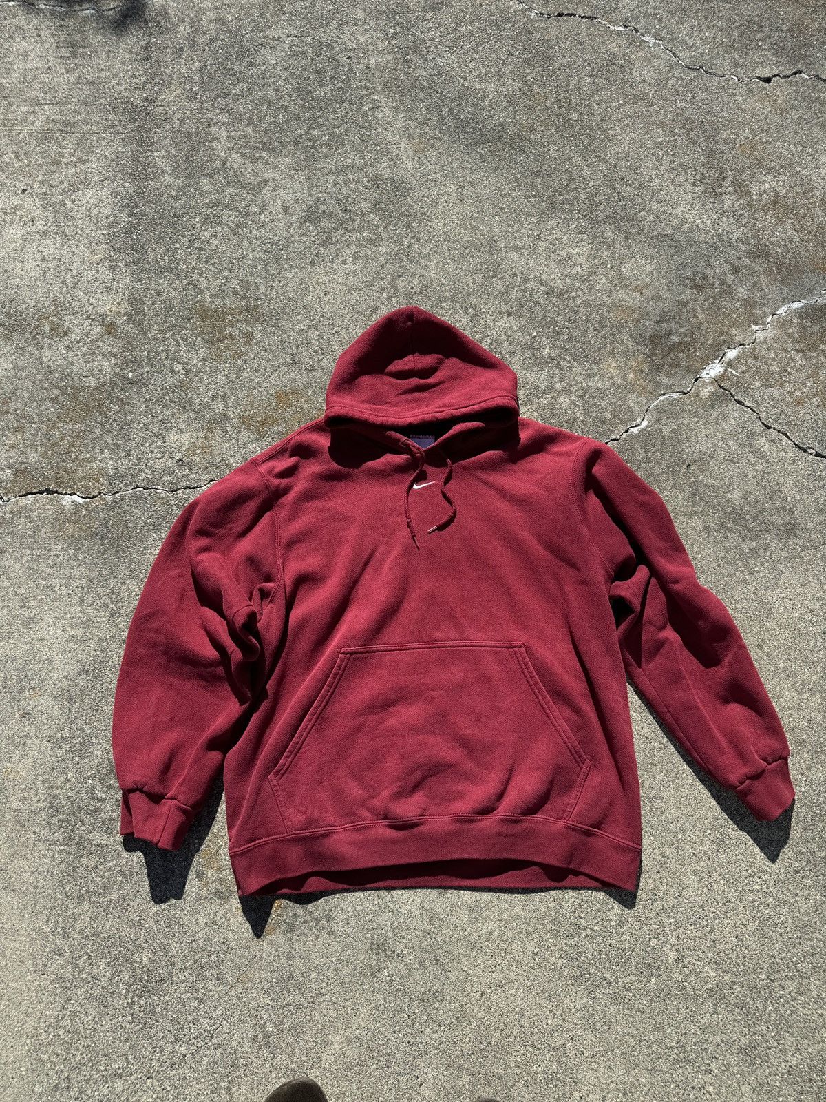 Nike Vintage Red Nike Center Swoosh Hoodie Size US L / EU 52-54 / 3 - 5 Thumbnail