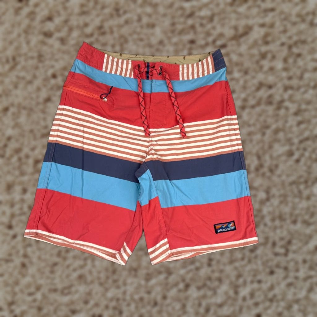 Patagonia Patagonia Board Shorts Mens 32 Red Blue Wavefarer 10" Nylon Beach Swim Trunks Pockets Drawstring Sunglasses Optional? Size US 32 / EU 48 - 1 Thumbnail