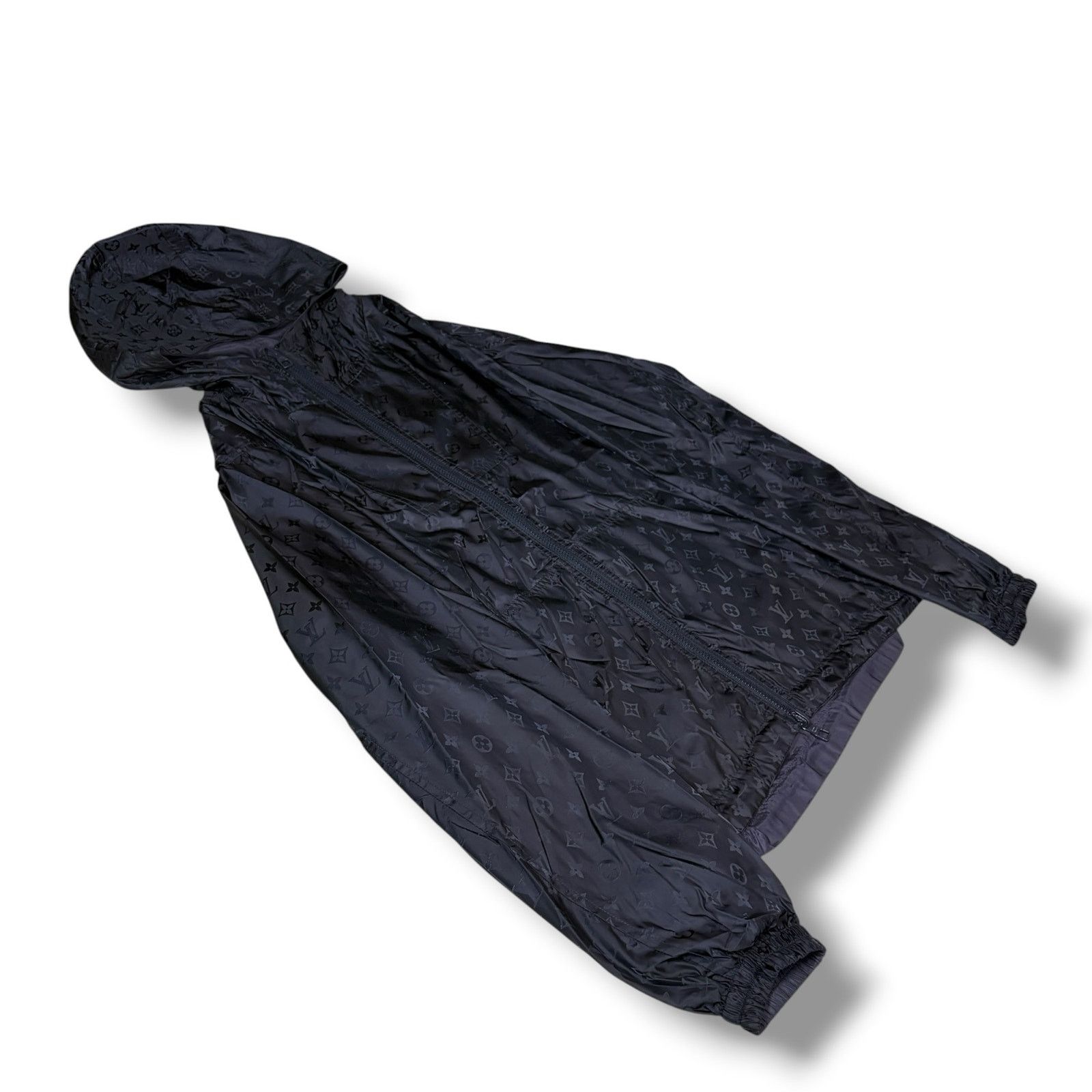 Louis Vuitton Louis Vuitton Monogram Reversible Windbreaker in navy | LV50 Size US M / EU 48-50 / 2 - 3 Thumbnail