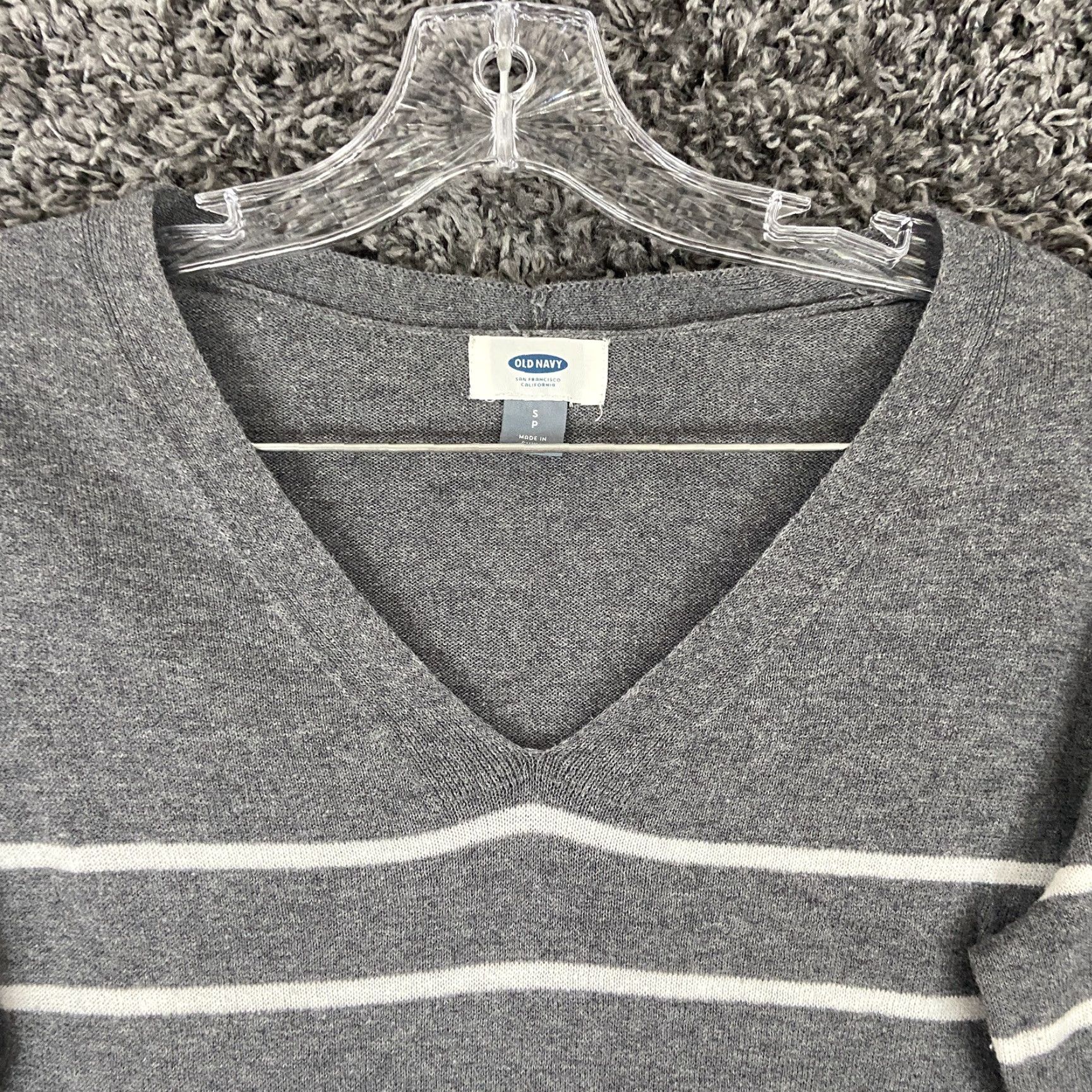 Old Navy VINTAGE? No. Old Navy Knit Blouse Gray White Stripe Long Sleeve Women’s S Gray Striped Knit Blouse Women's Small Size S / US 4 / IT 40 - 5 Thumbnail