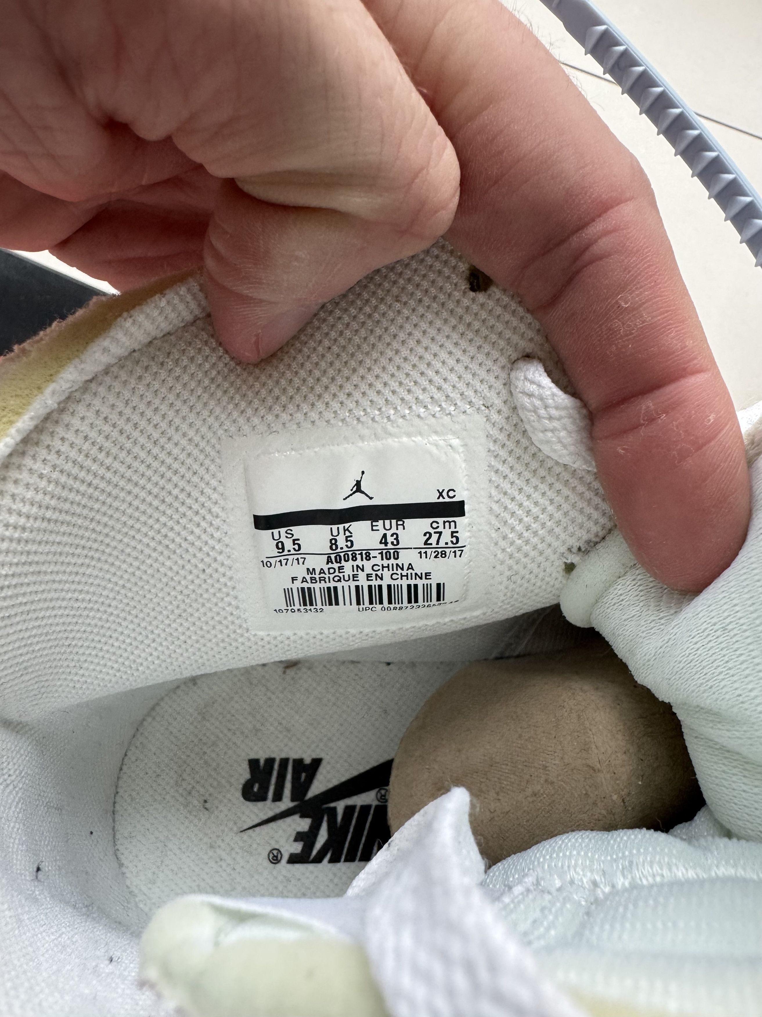 Nike × Off-White Jordan 1 Retro High Off-White Euro Size US 9.5 / EU 42-43 - 12 Thumbnail