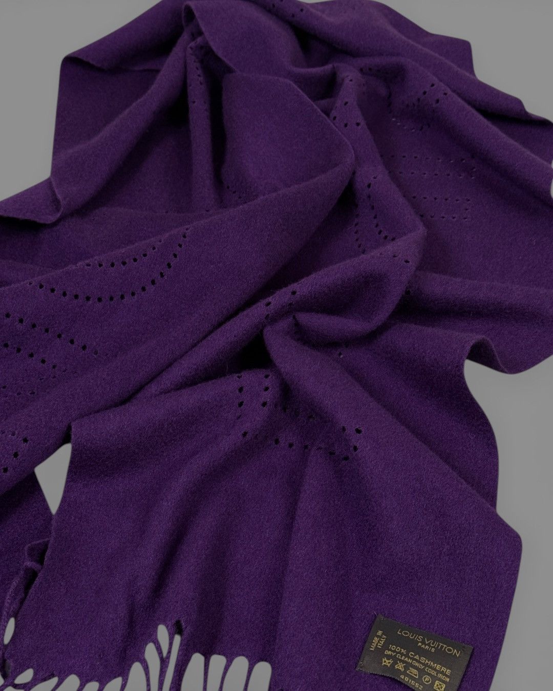 Louis Vuitton Authentic Louis Vuitton Pure Cashmere Scarf Shawl Size ONE SIZE - 9 Thumbnail