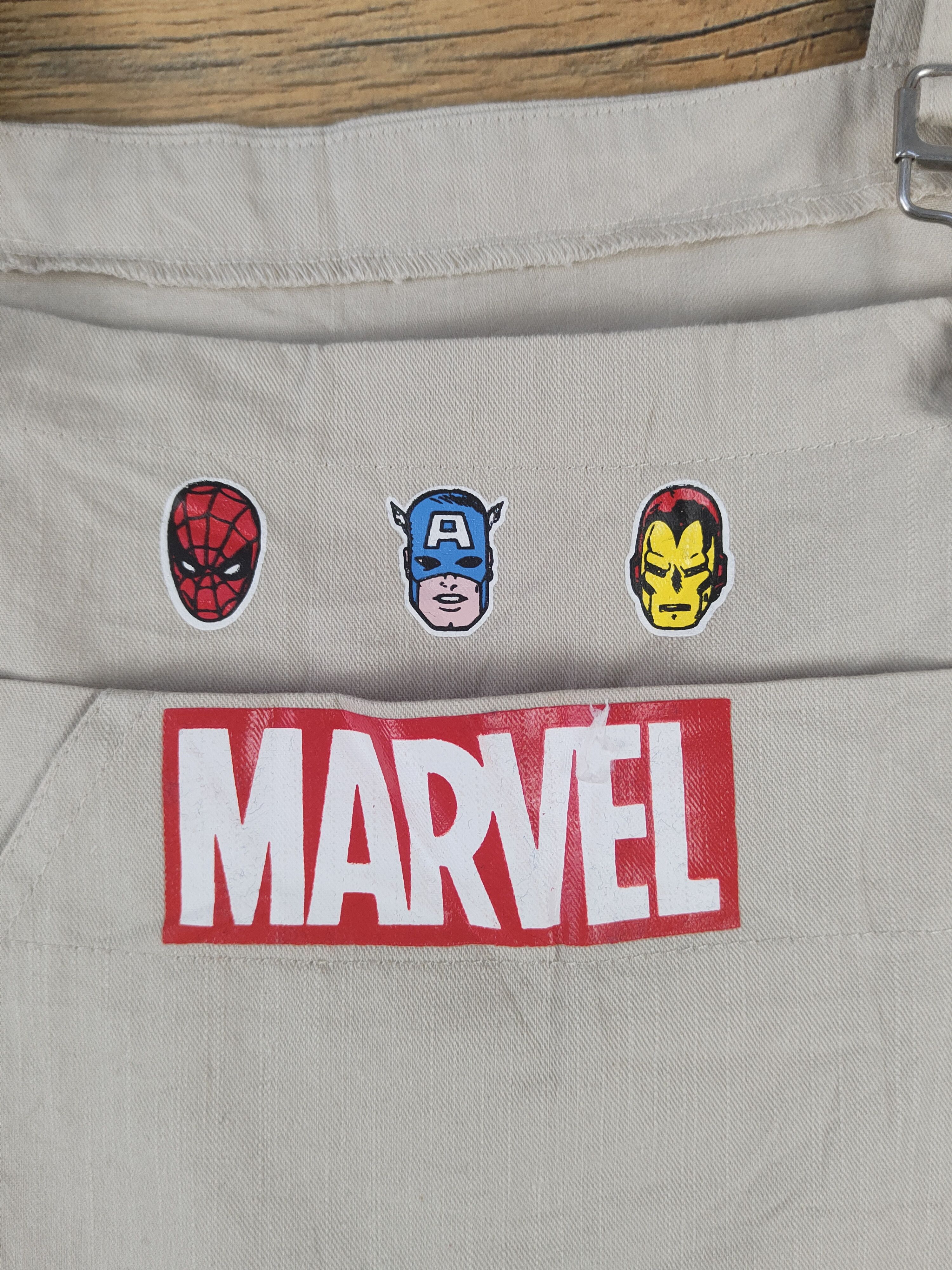 Marvel Comics × Vintage Vintage Marvel-Jupe Vendue Beige Overall Jumpsuits Size 37" - 2 Thumbnail