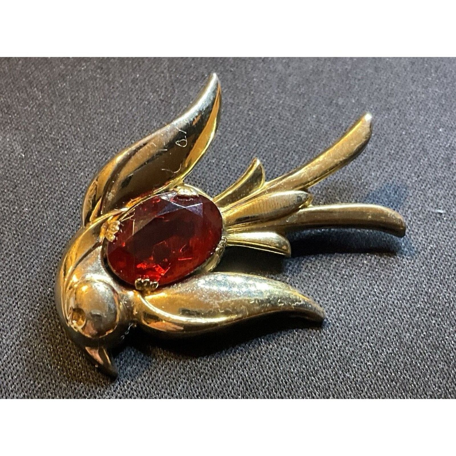 Other Coro Pegasus Red Jelly Belly Gilt Gold Tone Bird Brooch Size ONE SIZE - 3 Thumbnail