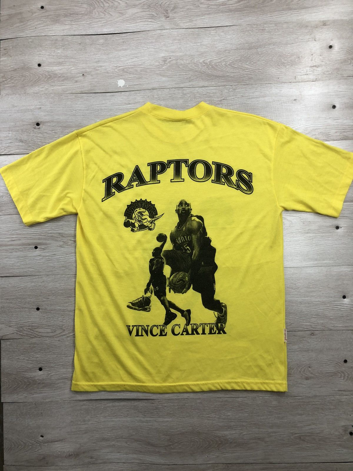 NBA × Vintage Vince Carter Raptors NBA vintage tee rare Size US M / EU 48-50 / 2 - 2 Thumbnail