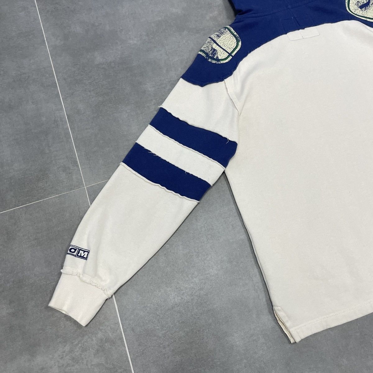 NHL × Reebok × Vintage Vintage Reebok CCM NHL Hockey Hoodie Size L Size US L / EU 52-54 / 3 - 22 Thumbnail
