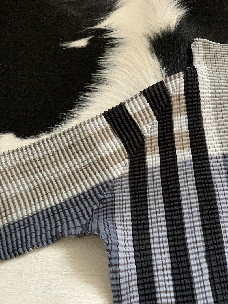 Issey Miyake Issey Miyake Two-tone pleated top Size S / US 4 / IT 40 - 5 Thumbnail