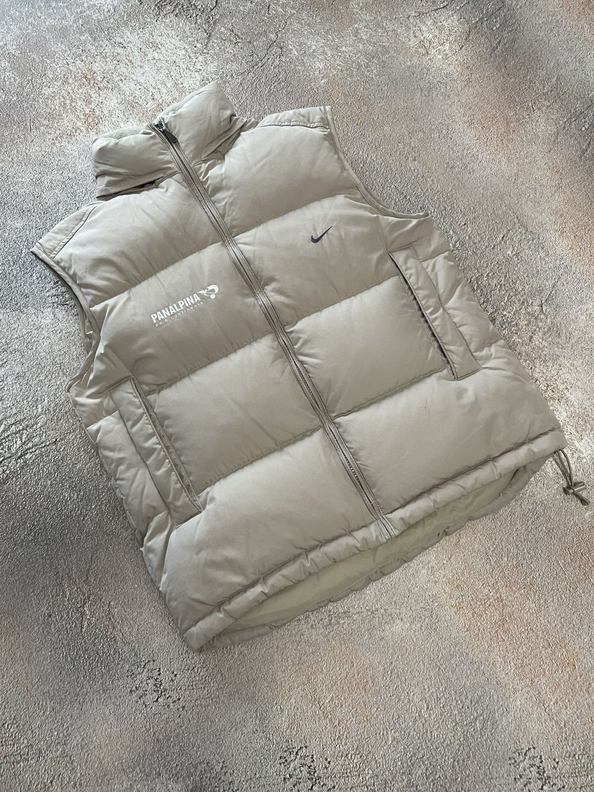 Nike Vintage Nike Beige Puffer Vest Small Swoosh Size US S / EU 44-46 / 1 - 1 Thumbnail