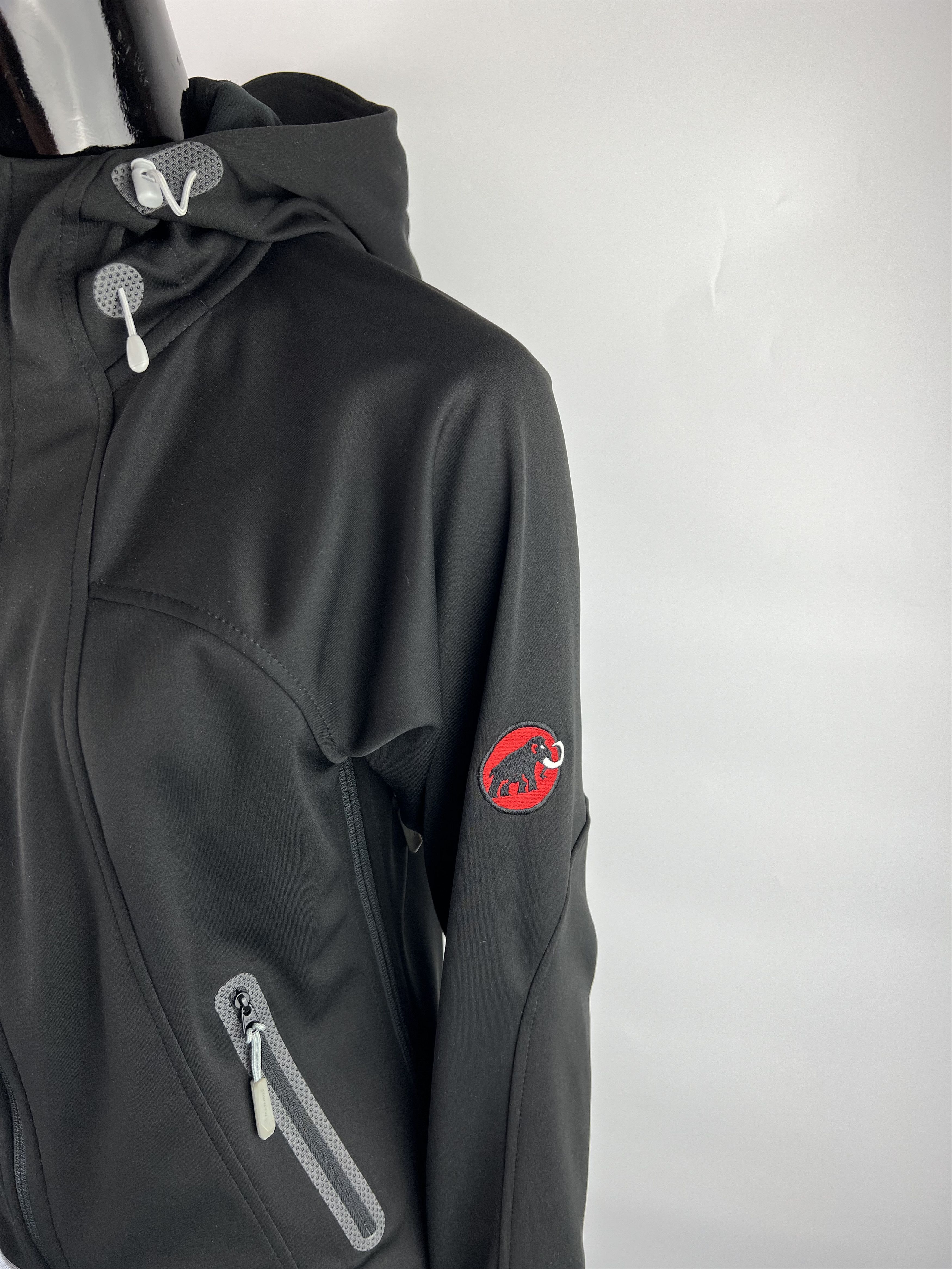 Mammut Mammut Windstopper Softshell Hooded Jacket Black Size S Size S / US 4 / IT 40 - 3 Thumbnail