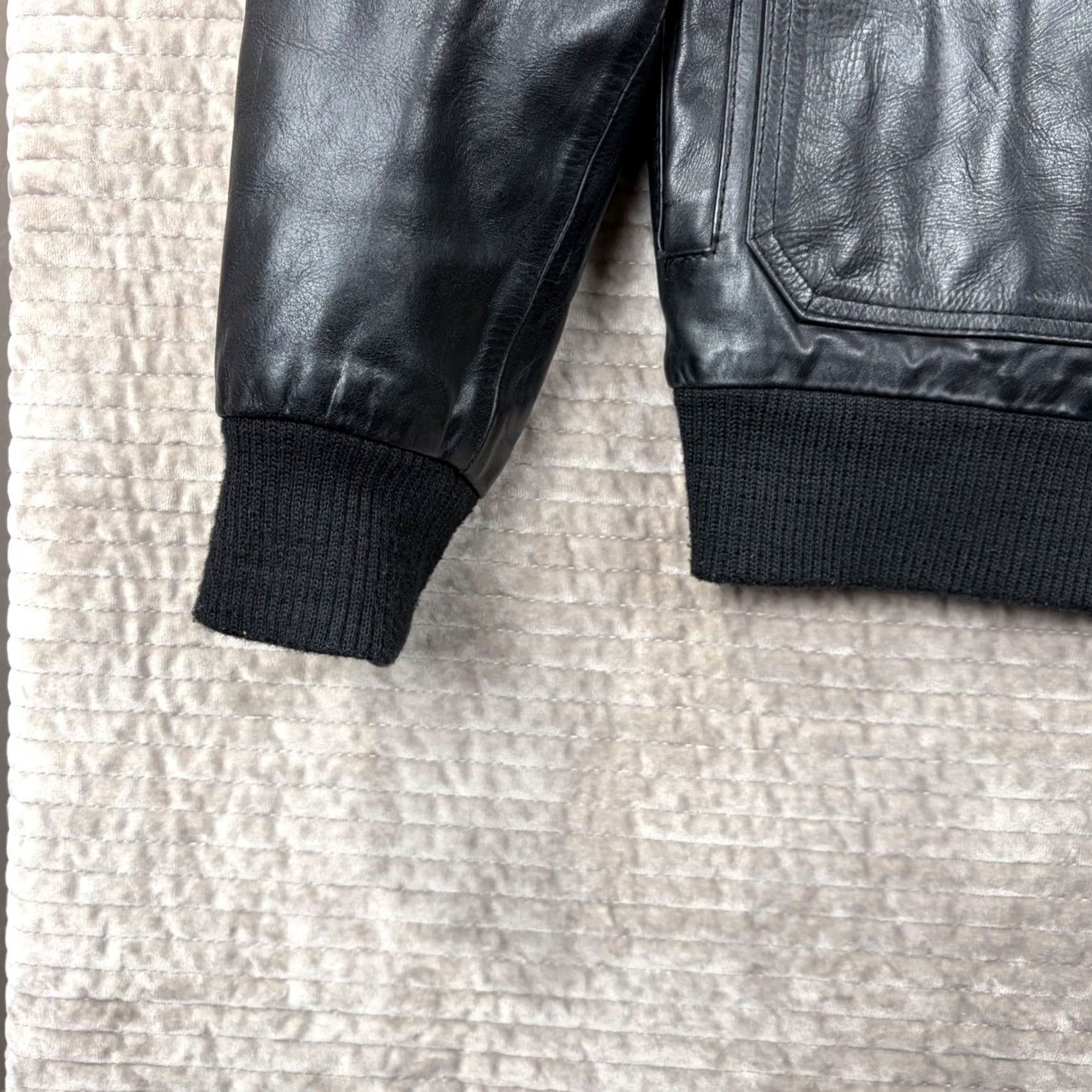 Vintage VINTAGE Kalahari Leather Bomber Jacket Mens M Black Zip USA Flag Lined Size US M / EU 48-50 / 2 - 3 Thumbnail