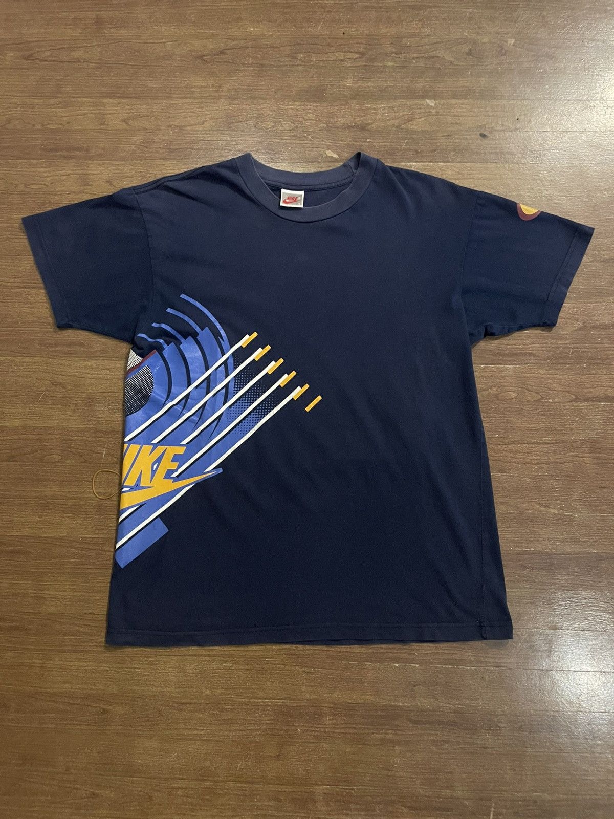 Nike Vintage NIKE gray tag shirt size S Size US S / EU 44-46 / 1 - 1 Thumbnail