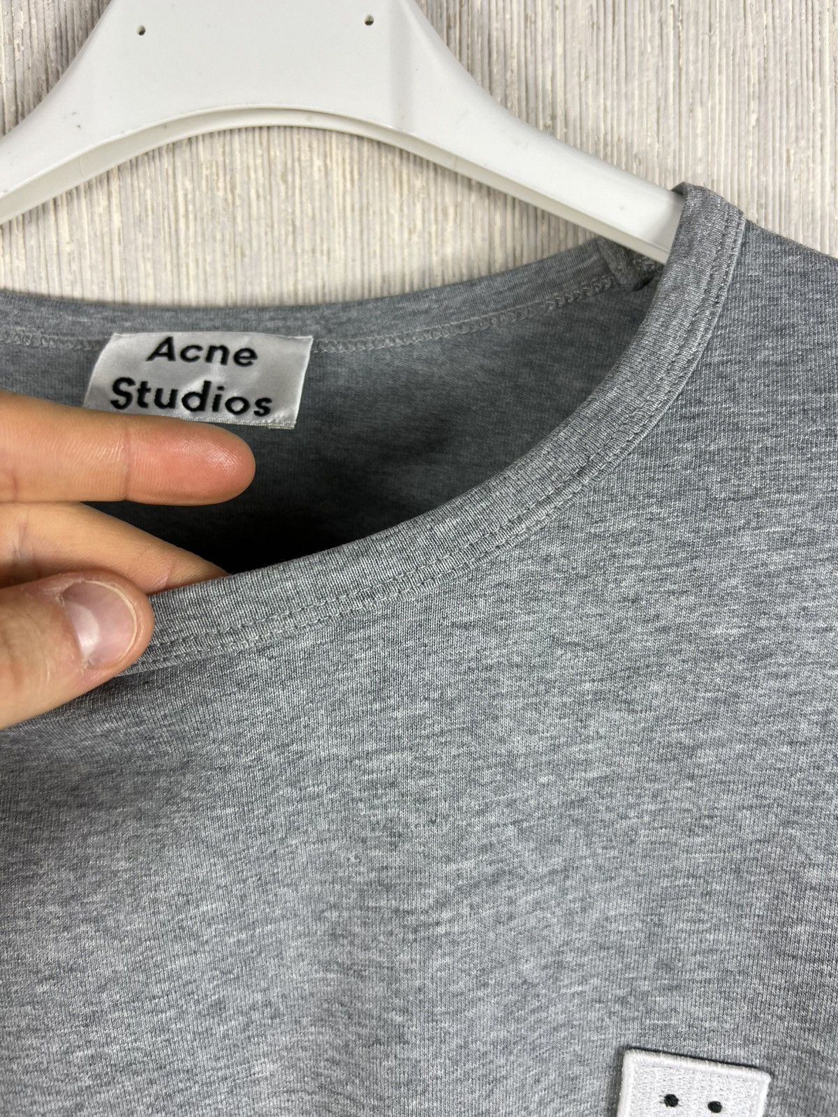 Acne Studios Acne Studios tage face chest logo emote long sleeve tee Size US L / EU 52-54 / 3 - 9 Thumbnail