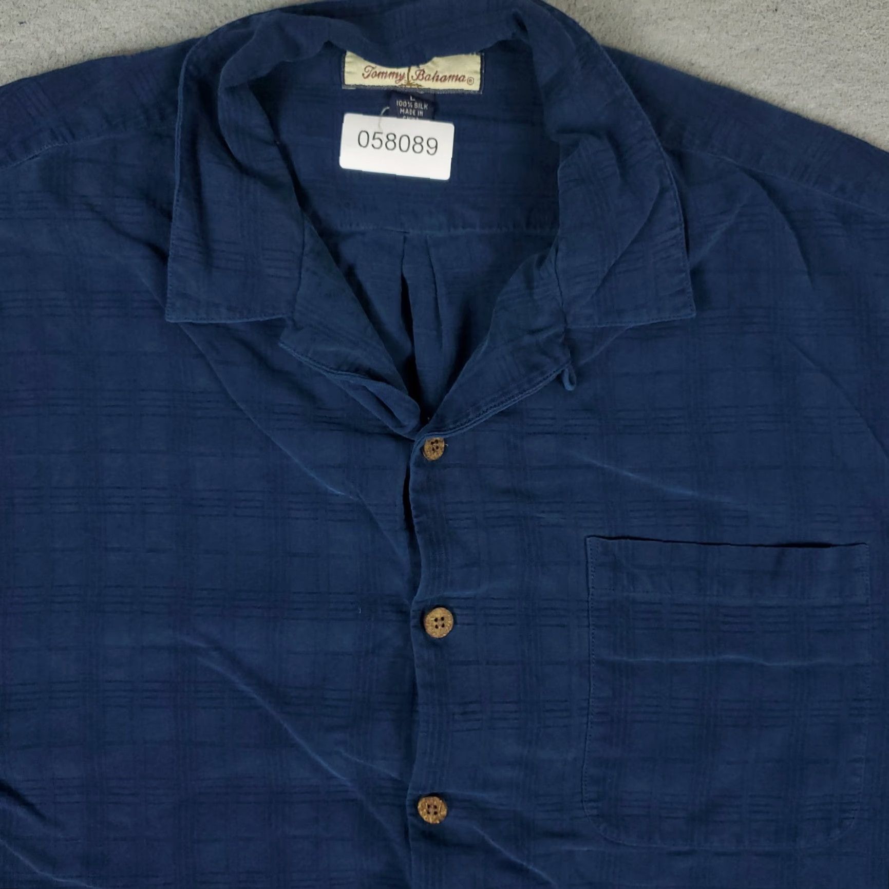 Tommy Bahama Tommy Bahama Silk Hawaiian Shirt Mens Large Blue Plaid Short Sleeve Button-Up Aloha Size US L / EU 52-54 / 3 - 2 Thumbnail