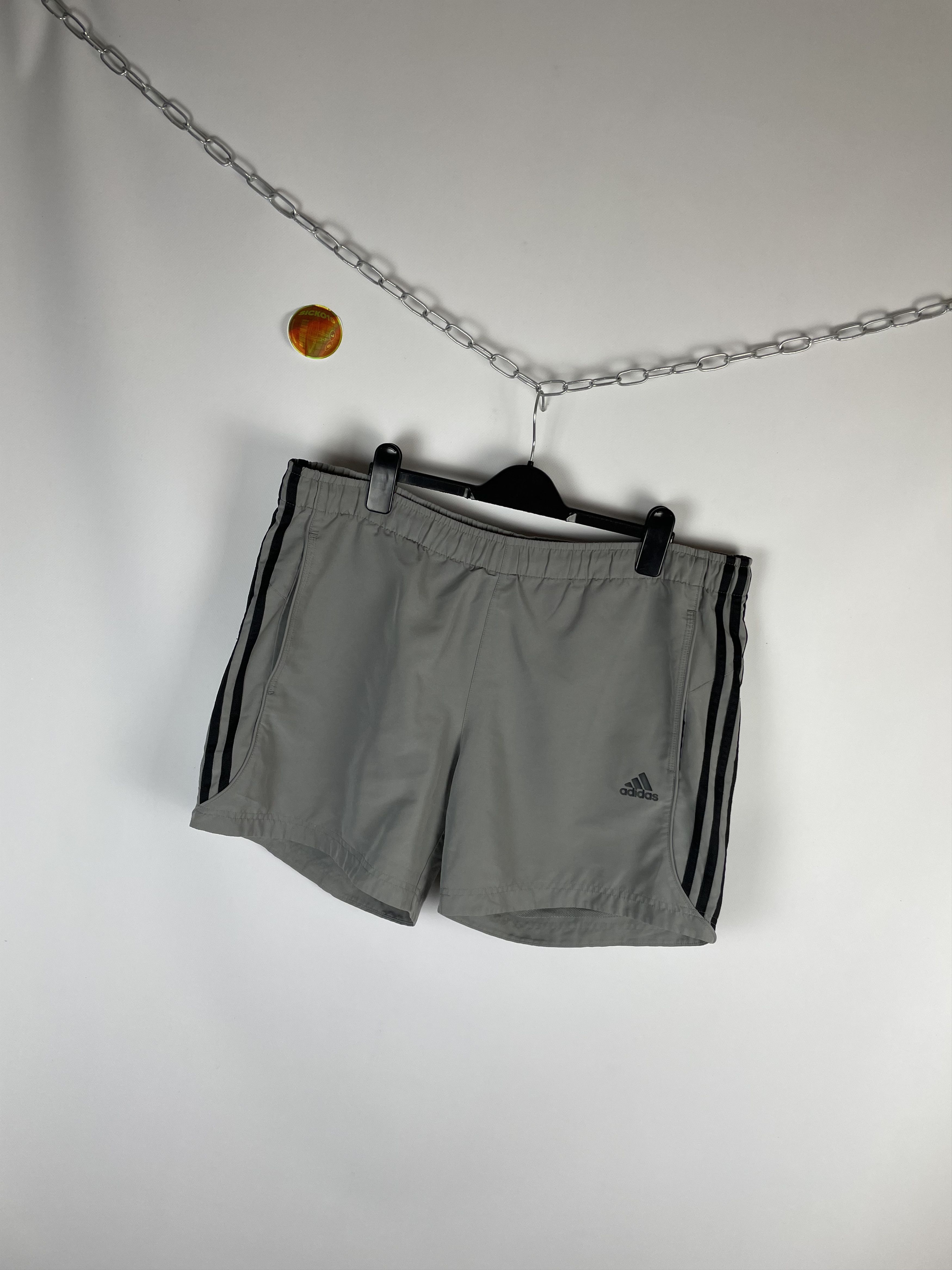 Adidas Vintage Adidas Shorts Y2k Size US 34 / EU 50 - 2 Thumbnail