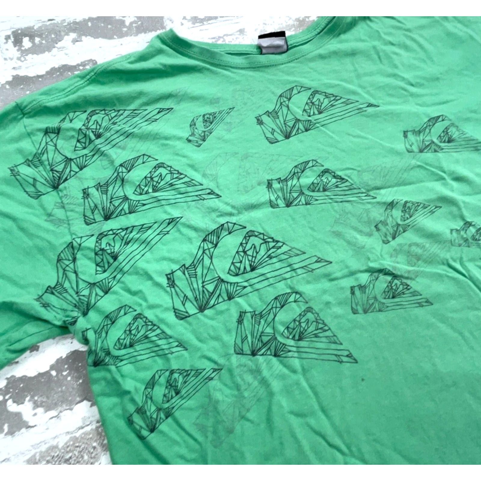 Quiksilver VINTAGE Quiksilver Shirt Men XL Green Geometric AOP All Over Crew Neck Short Sleeve T-Shirt 00s Outdoor Mens Size US XL / EU 56 / 4 - 3 Thumbnail
