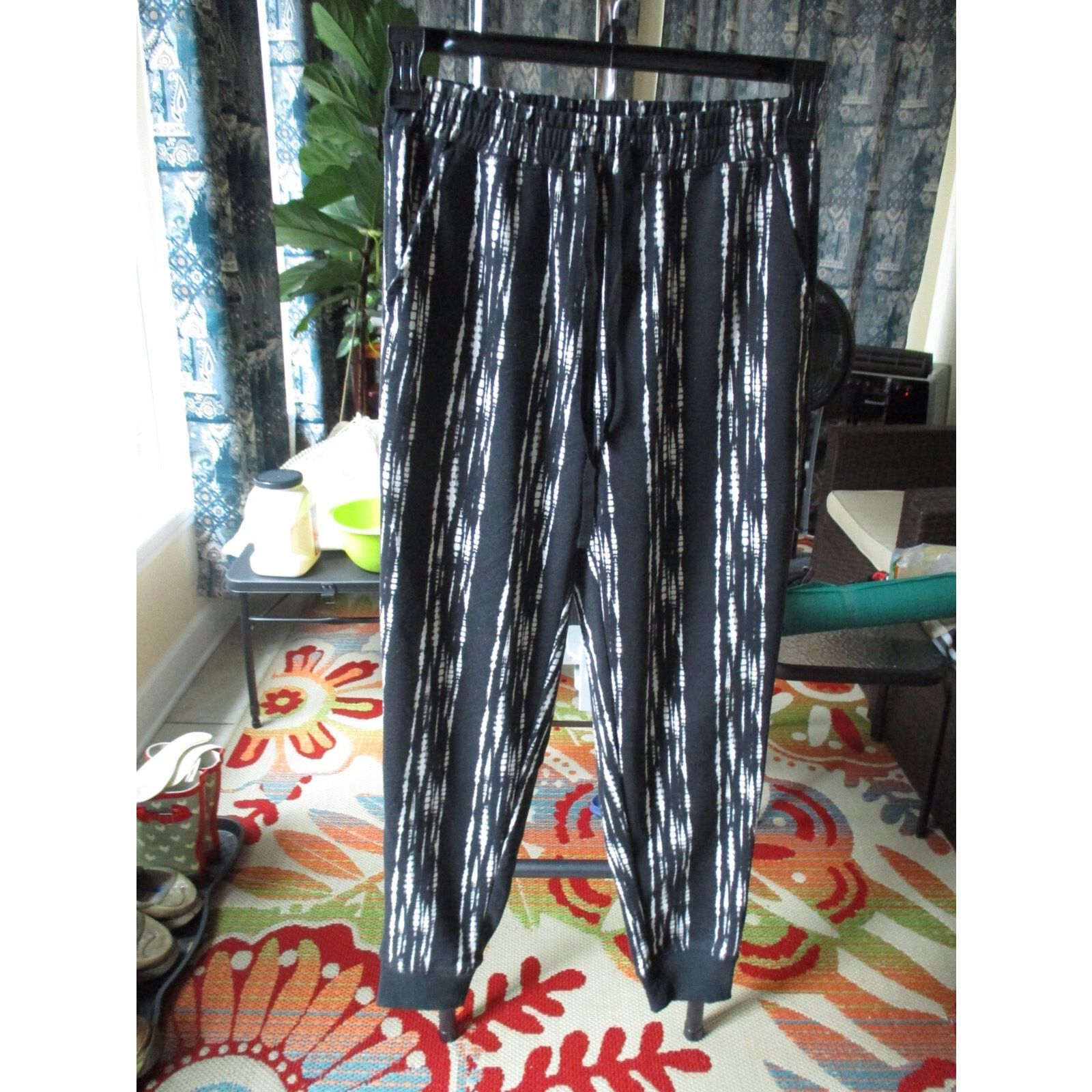 Other LuLaRoe Jax NWOT SMALL Black White Gray Joggers Sweatpants Size 28" / US 6 / IT 42 - 2 Thumbnail