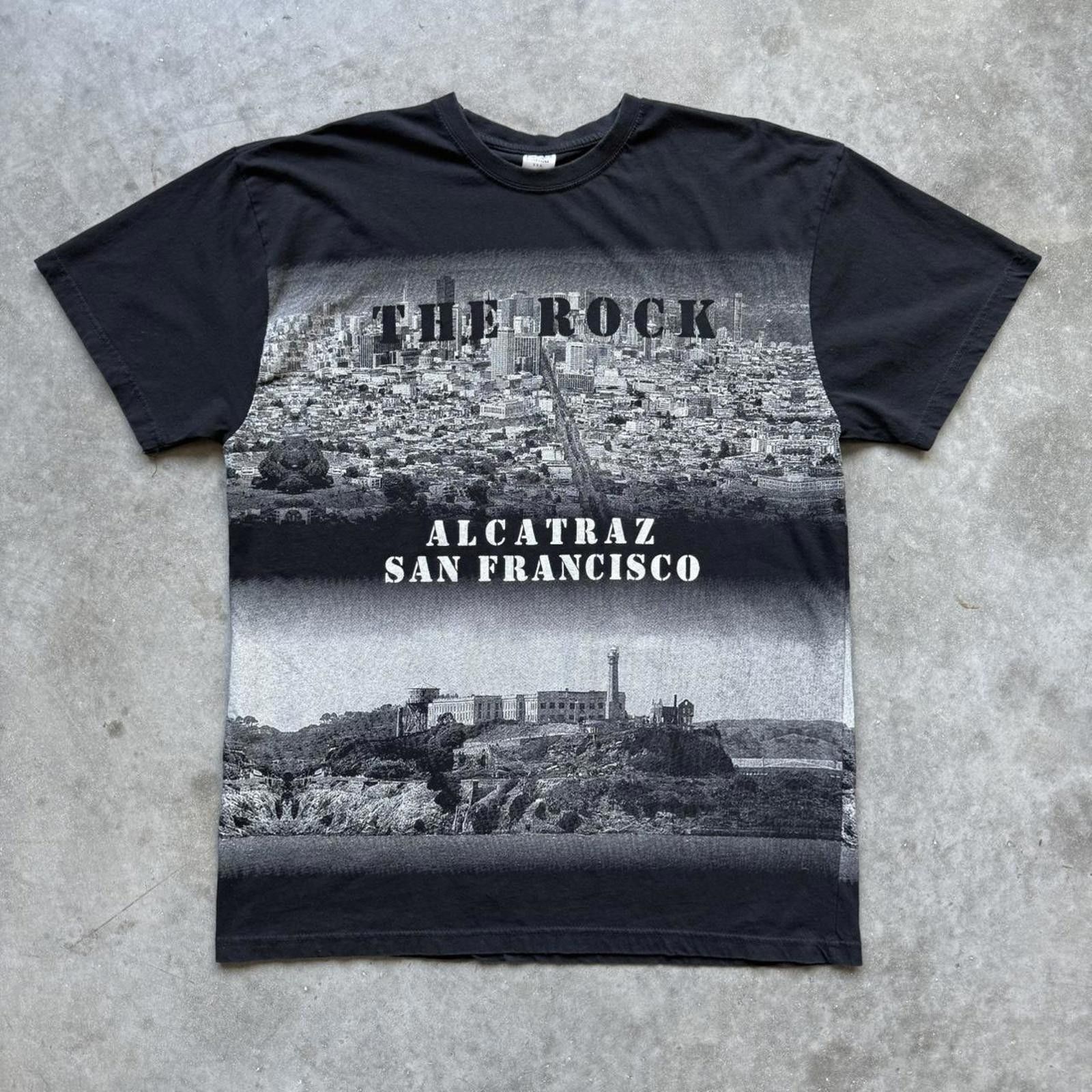 Other Alcatraz San Francisco “The Rock” Vintage Faded Y2K T-shirt Size US XXL / EU 58 / 5 - 1 Thumbnail
