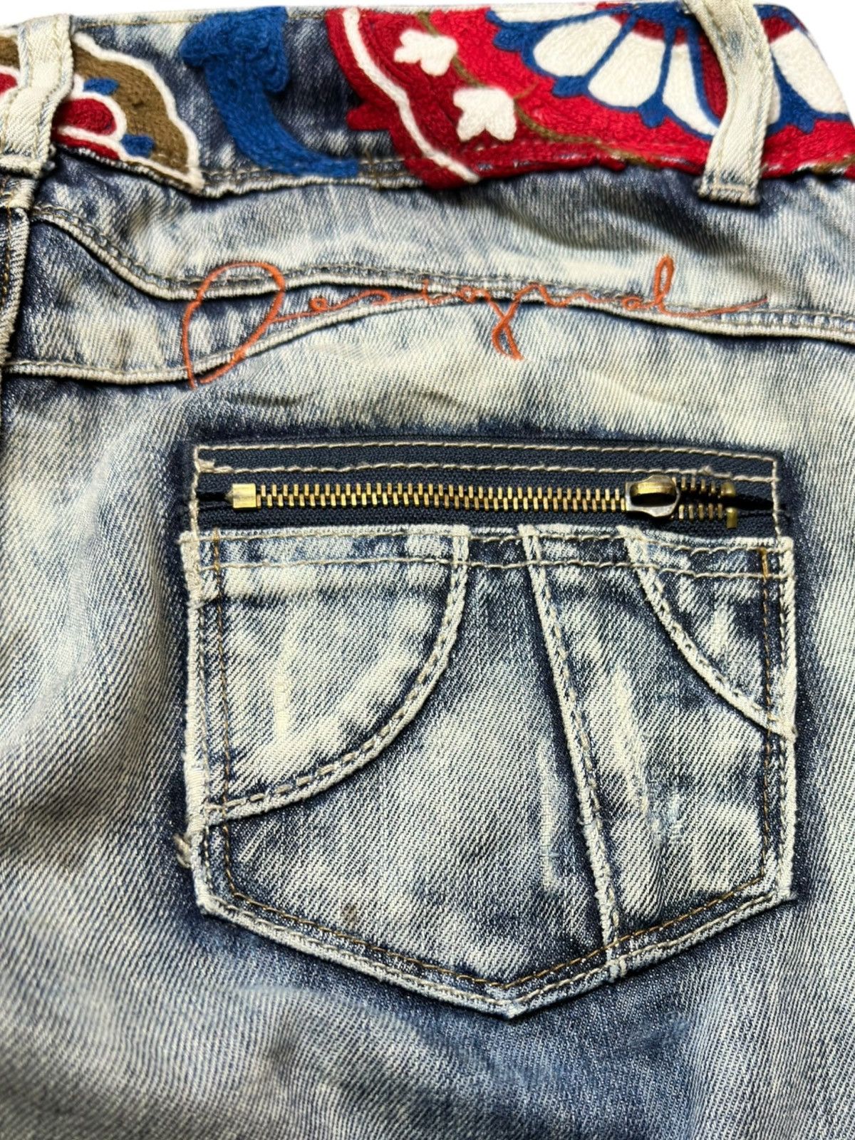 Desigual Vintage Desigual Curve Leg Acid Wash Slim Fit Denim Size US 29 - 6 Thumbnail