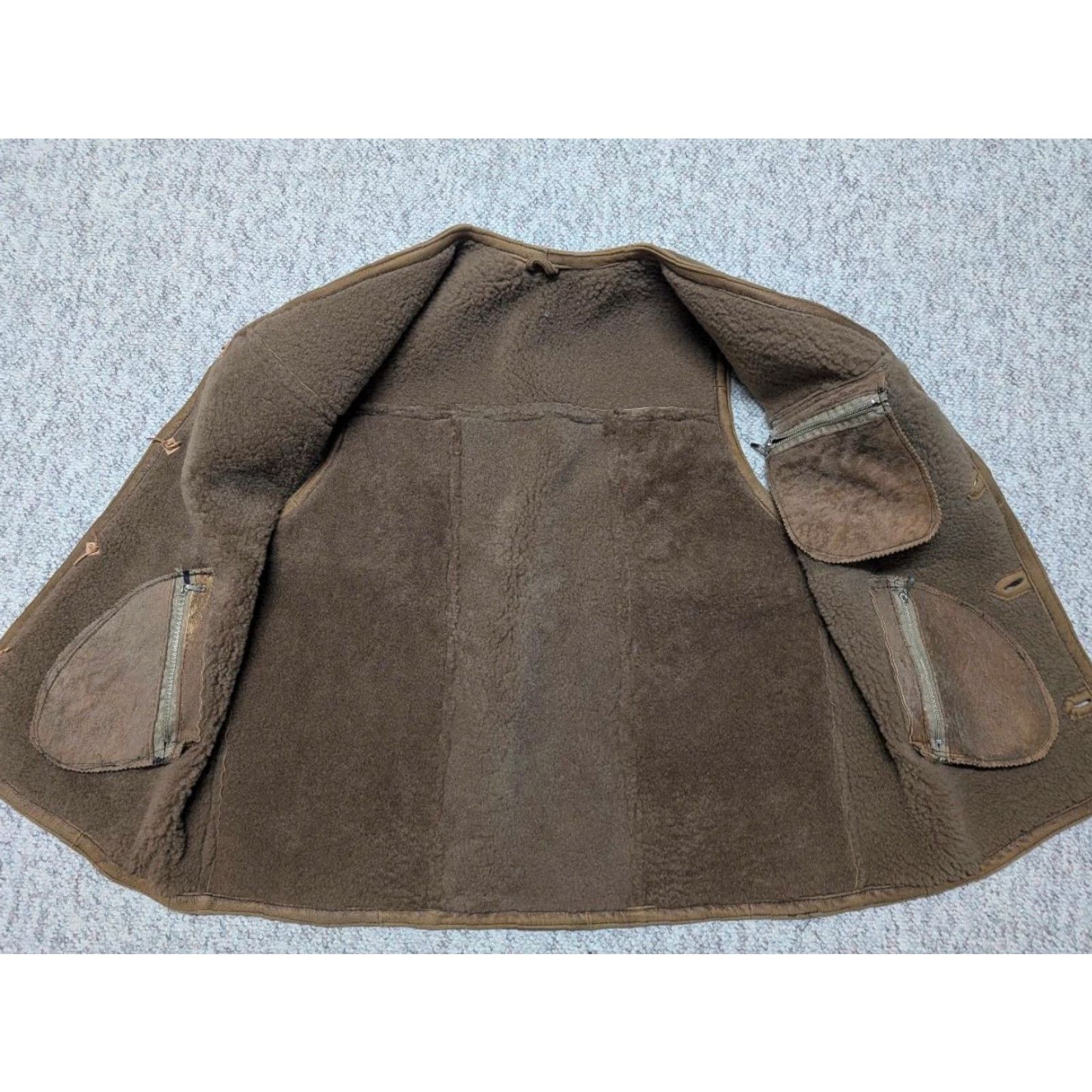 Vintage VINTAGE shearling vest Mens L 44 Brown leather Shearling Wool Handcrafted Sheepskin Vest Size US L / EU 52-54 / 3 - 6 Thumbnail