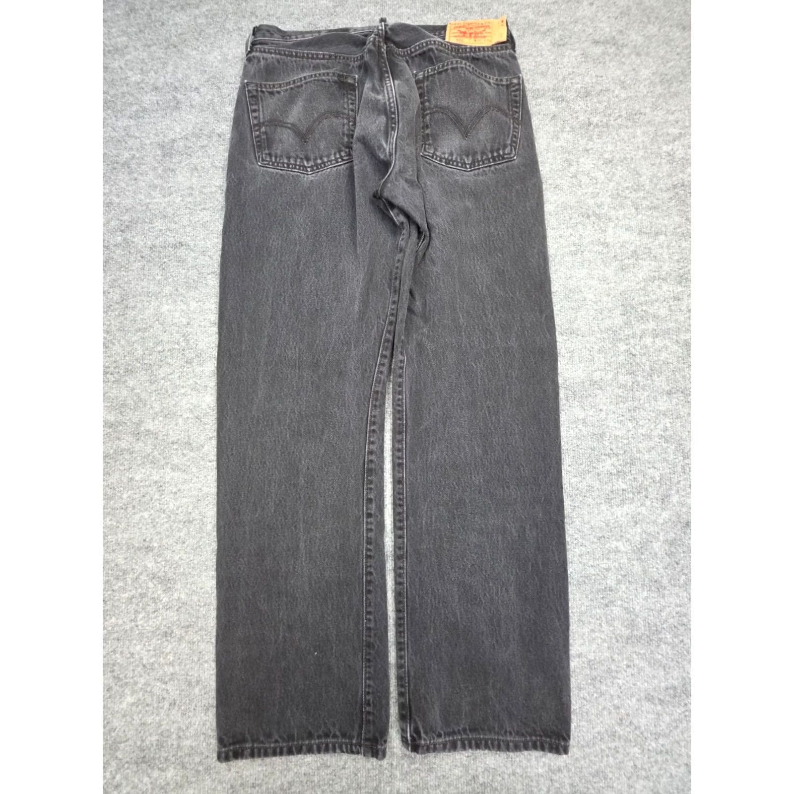 Levi's VINTAGE Levi’s 501 Jeans Mens 33X31 Black Faded Y2K Regular Jeans Mens 33 in. 5-Pocket Denim Cotton Black Levi’s 501 Series Boy? Size US 33 - 2 Thumbnail