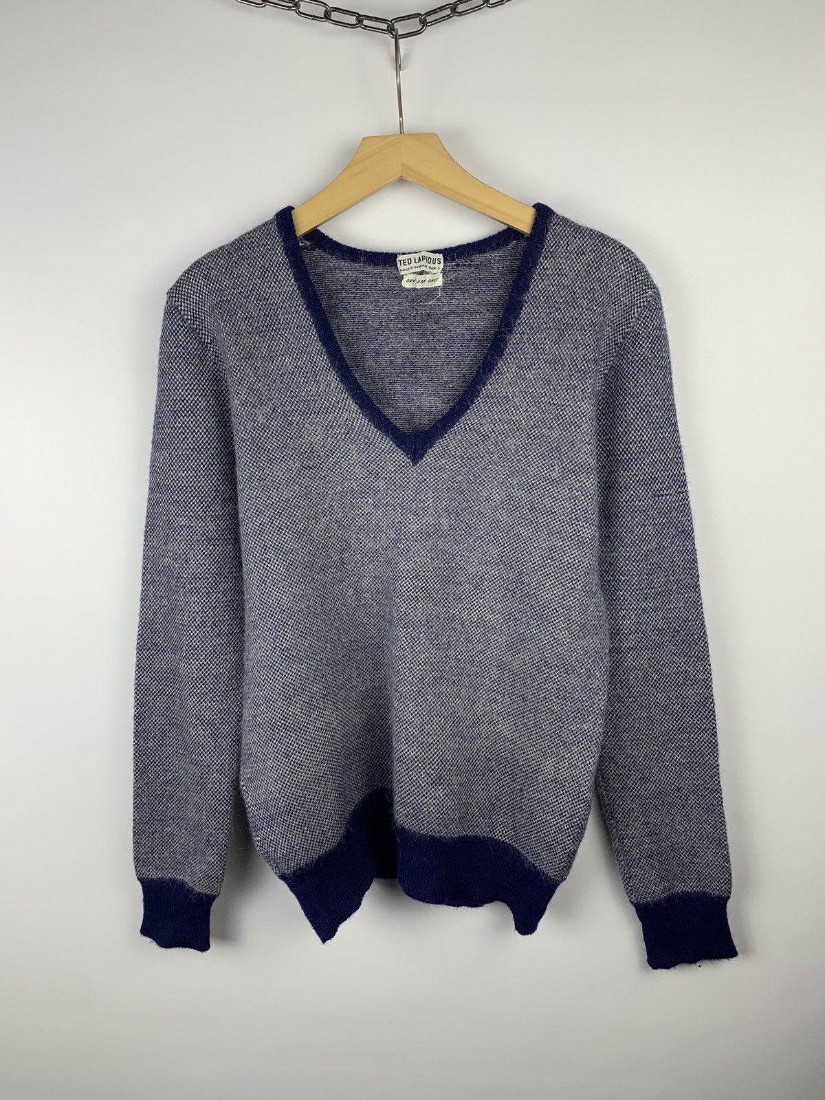 TED LAPIDUS TED LAPIDUS V-Neck Wool Archival Sweater Men’s Size M Blue Size US M / EU 48-50 / 2 - 1 Thumbnail