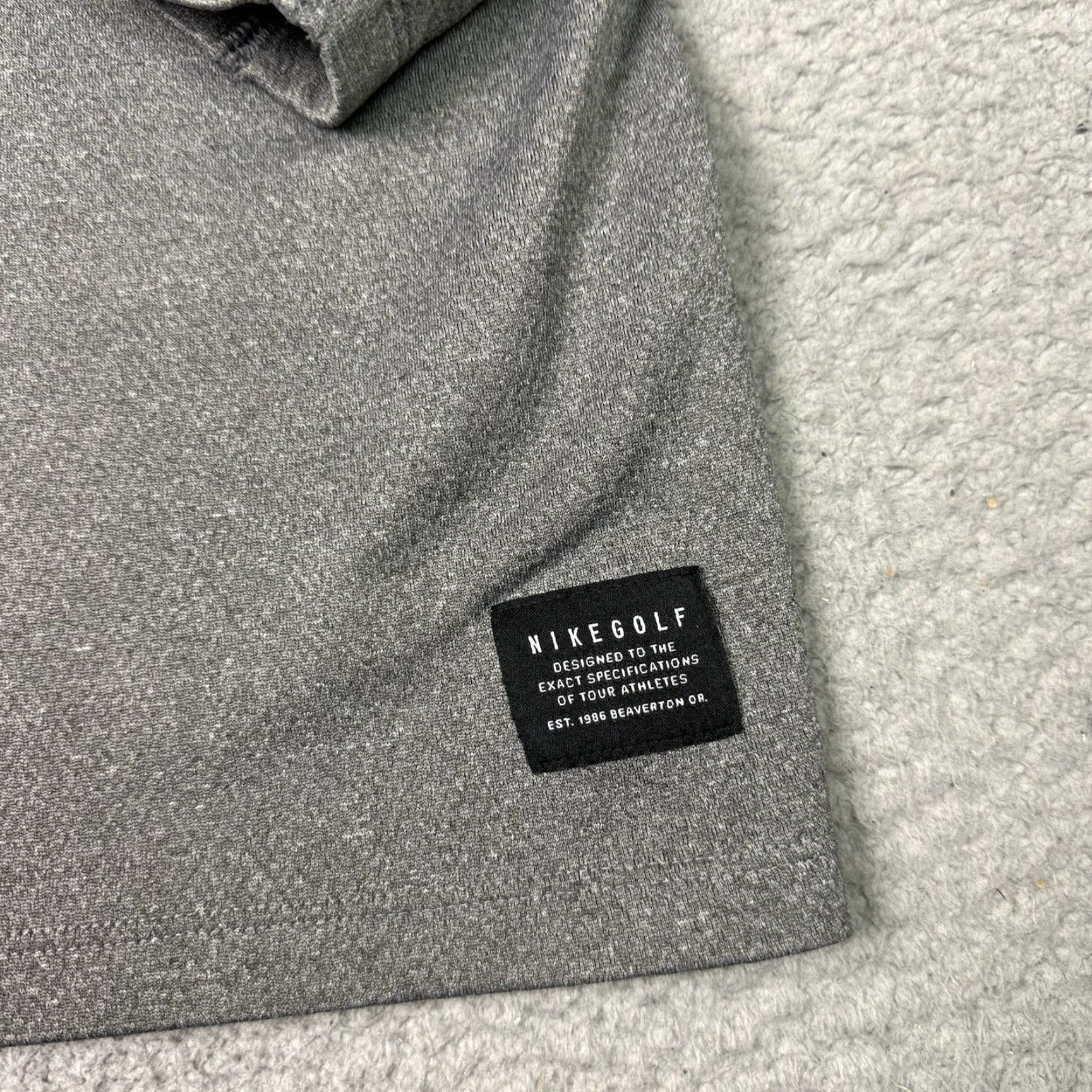 Nike VINTAGE Nike Golf Dri-Fit Shirt Mens XL Gray 1/4 Zip Pullover Performance Mock Neck 1/4 Zip Moisture Wicking Outdoor Sports Mens Size US XL / EU 56 / 4 - 5 Thumbnail