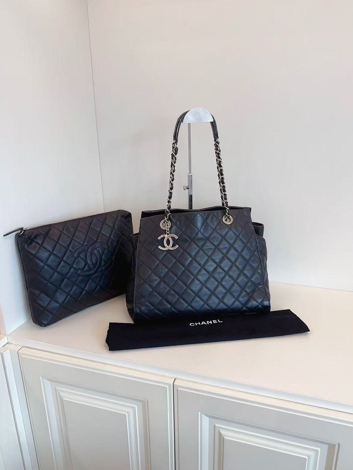 Chanel Pre-loved Bag Very good condition Size ONE SIZE - 1 Thumbnail