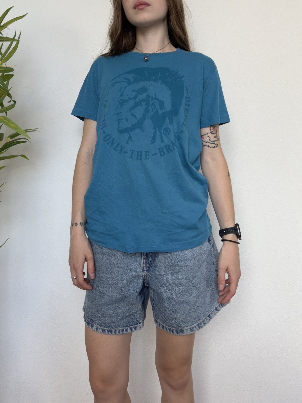 Diesel VINTAGE DIESEL 2000s BLUE TEE SHIRT Size S / US 4 / IT 40 - 7 Thumbnail
