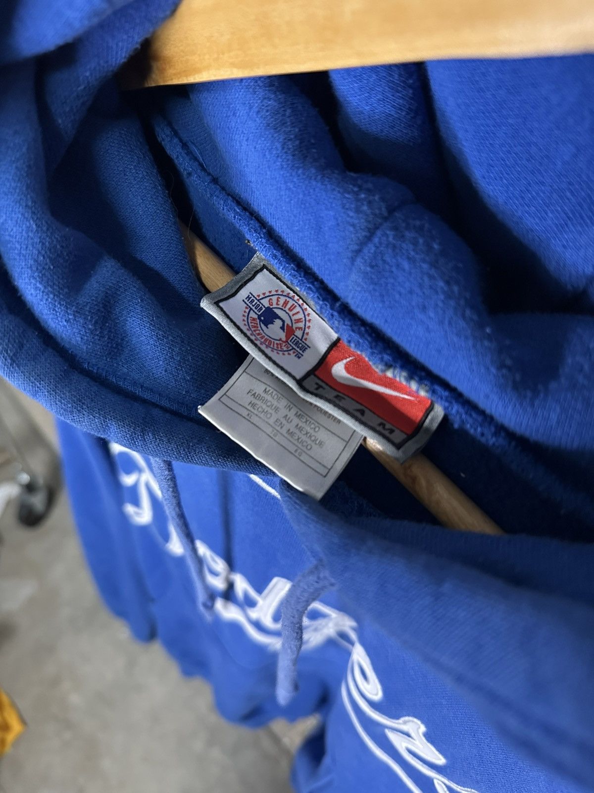 Nike Vintage LA Dodgers Center Swoosh Nike hoodie Size US XL / EU 56 / 4 - 4 Thumbnail
