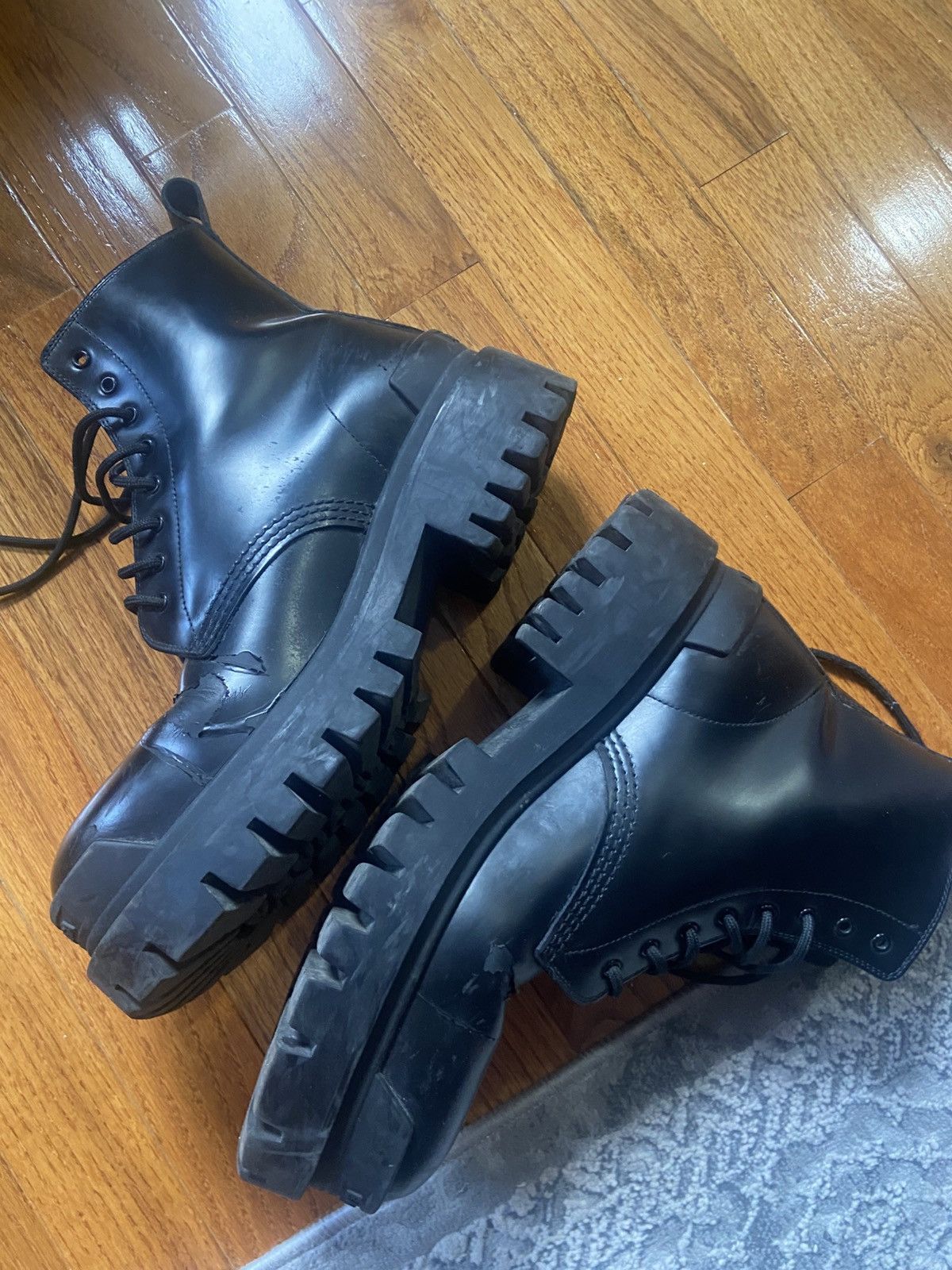 Balenciaga Balenciaga strike boots Size US 9 / EU 42 - 1 Thumbnail