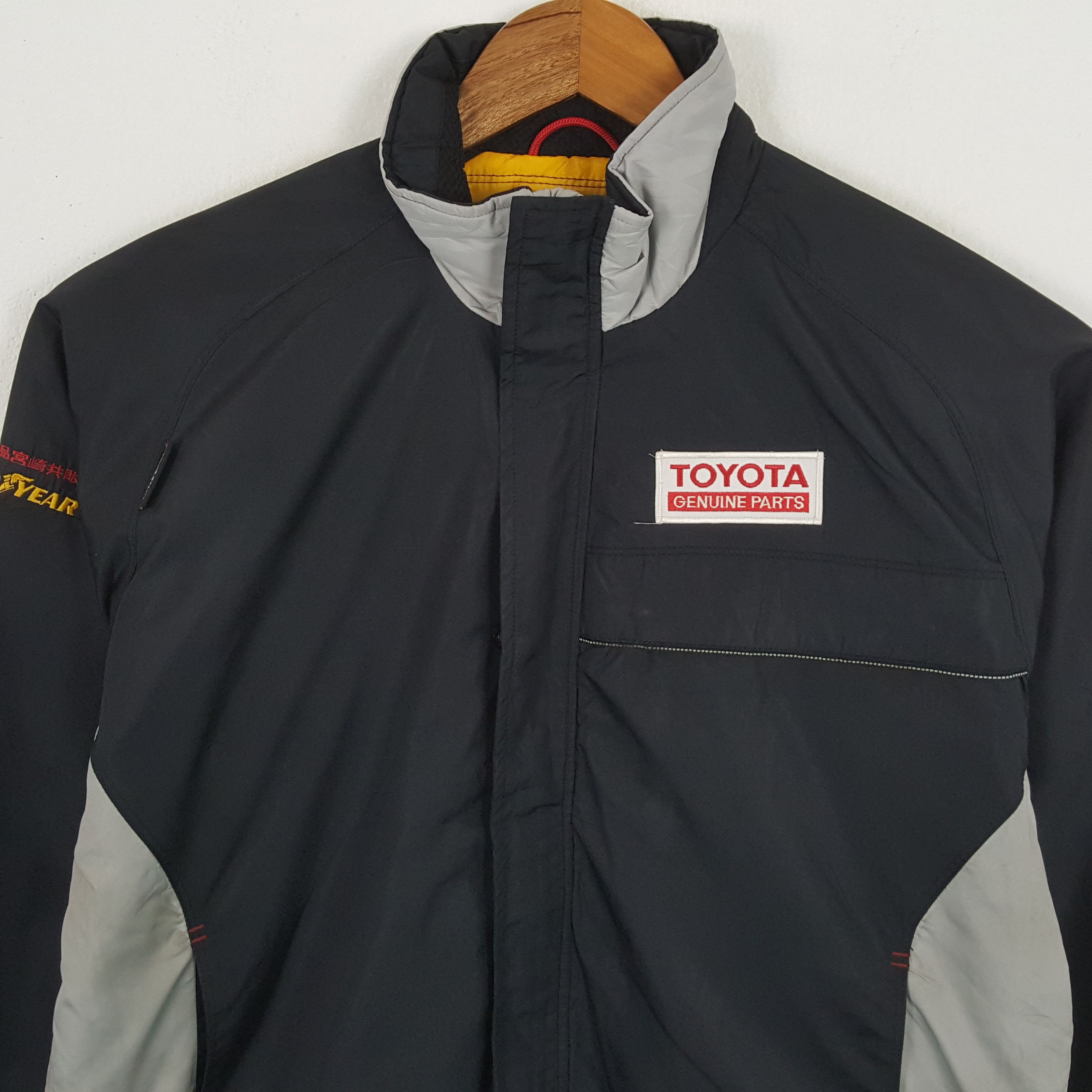 Vintage Vintage TOYOTA Japanese Racing Team Jacket Size US L / EU 52-54 / 3 - 4 Thumbnail