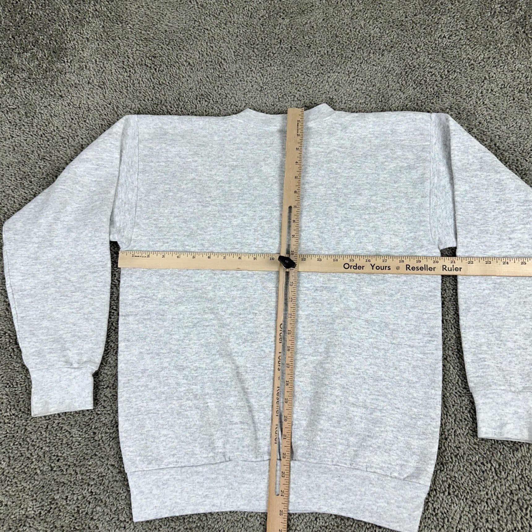 Tultex Tultex Wolfeboro Sweatshirt Mens Large Gray Pullover Embroidered Crest Crewneck Size US L / EU 52-54 / 3 - 7 Thumbnail