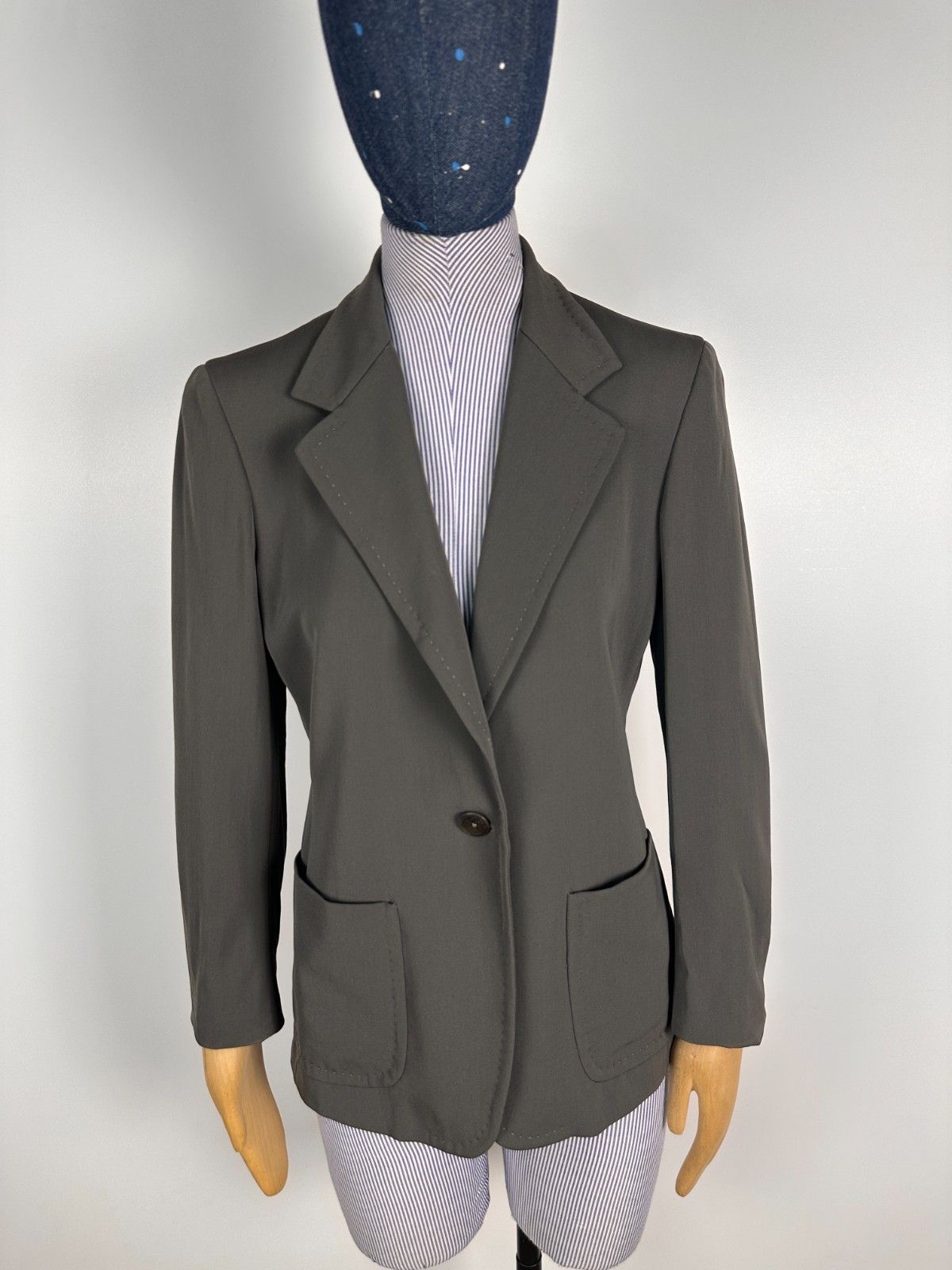 Max Mara Max Mara Wool Blazer Gray Womens Size US6 GB8 EU38 Size M / US 6-8 / IT 42-44 - 1 Thumbnail