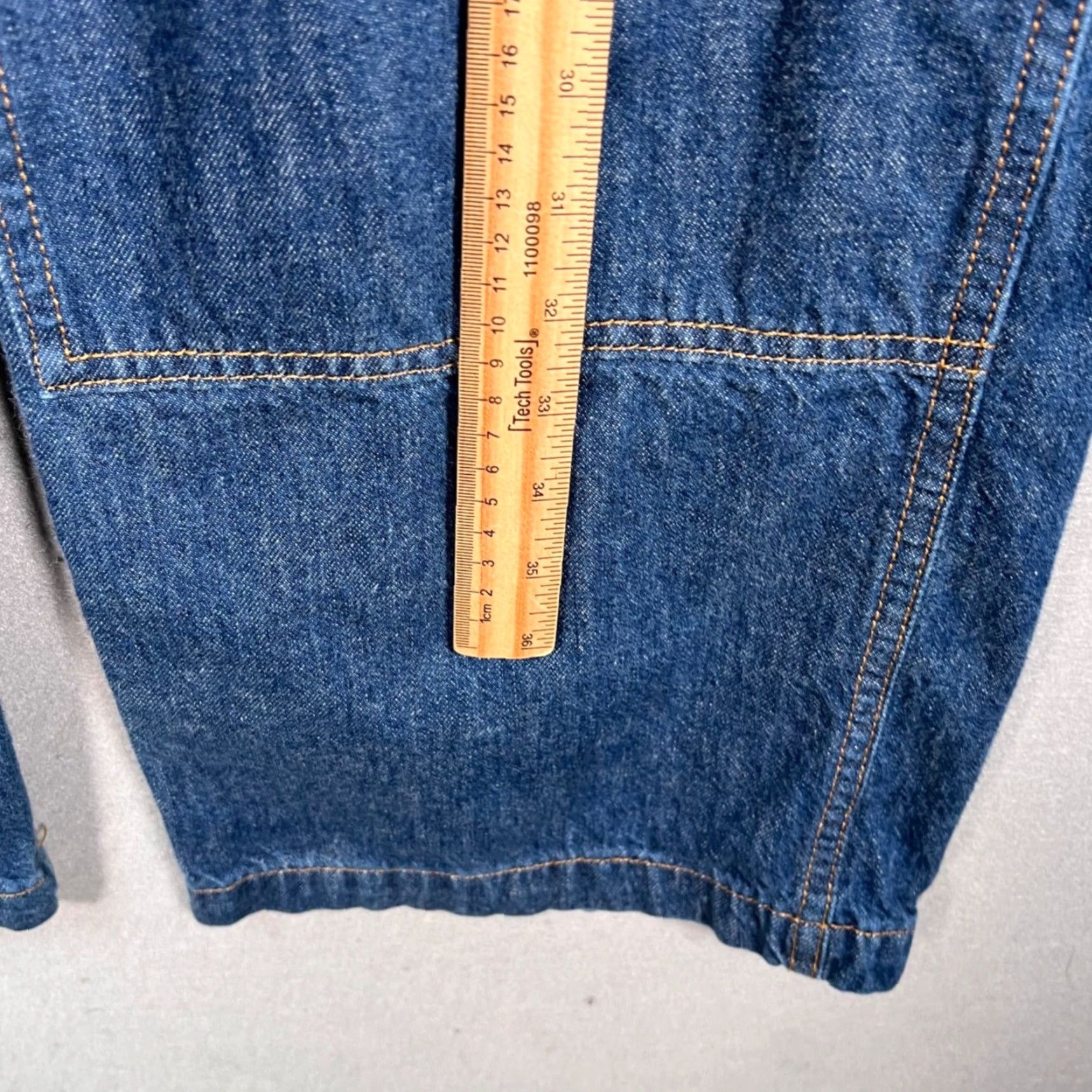 Abercrombie & Fitch Abercrombie & Fitch Jeans Mens 38 x 30 Baggy Denim Lightweight Cotton Blend 90s Straight 5-Pocket Blue Summer Spring Fall Winter Mens Size US 38 / EU 54 - 6 Thumbnail