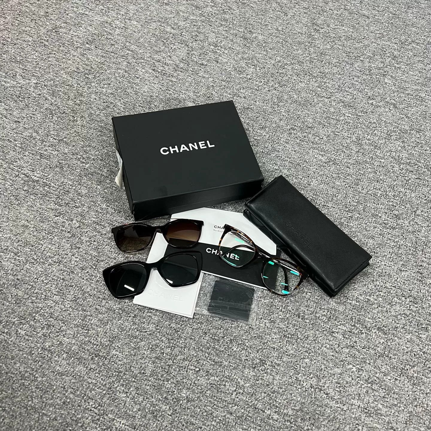 Chanel Chanel Clip-On Plain & Sunglasses Size ONE SIZE - 1 Thumbnail