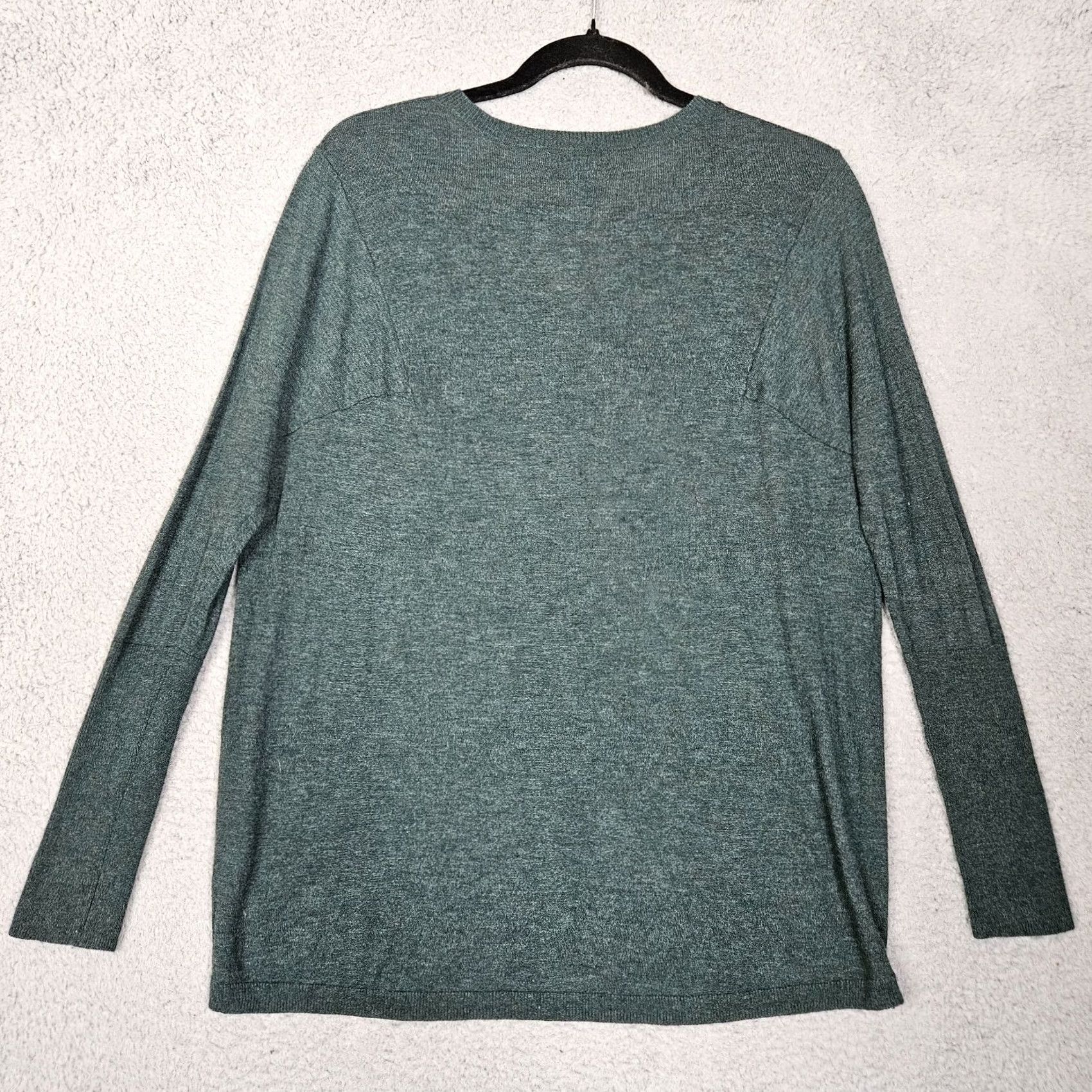 Vintage TROUVE Sweater Women Green Long Sleeve V-Neck Lightweight Knit Pullover S Slender Fit Casual Dressy All Seasons Womens Size S / US 4 / IT 40 - 2 Thumbnail