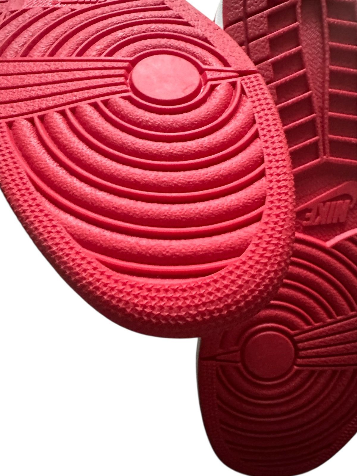 Jordan Brand Jordan 1 ‘Homage to Home’ Size US 11.5 / EU 44-45 - 5 Thumbnail