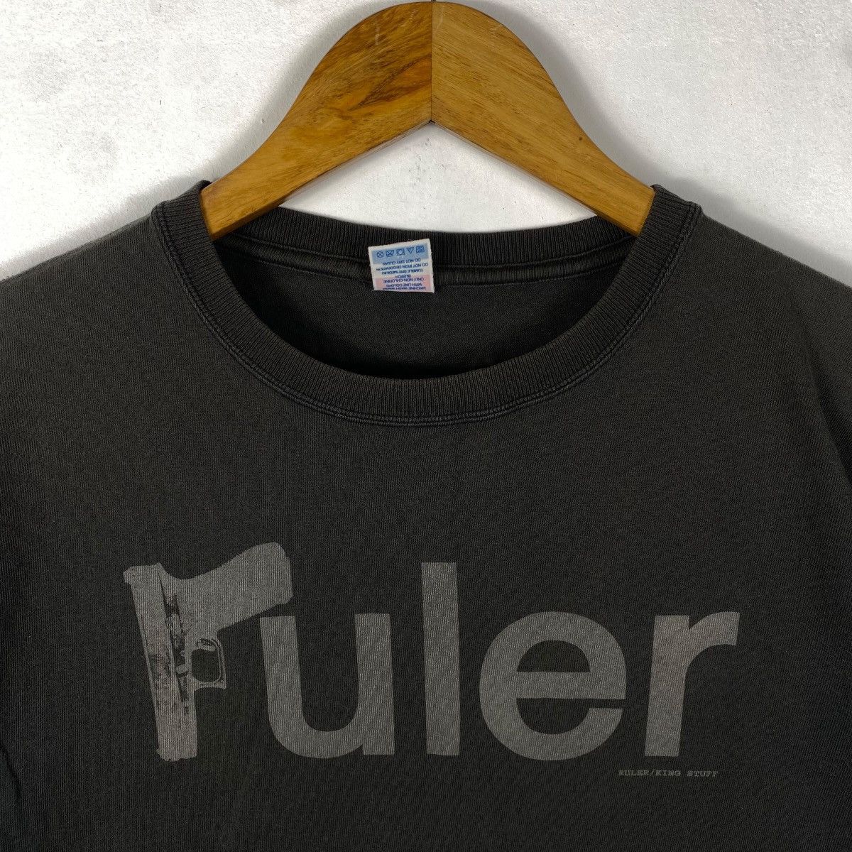 Vintage Vintage RULER King Stuff Gun Graphic Faded Tee Shirt Medium Size US M / EU 48-50 / 2 - 2 Thumbnail